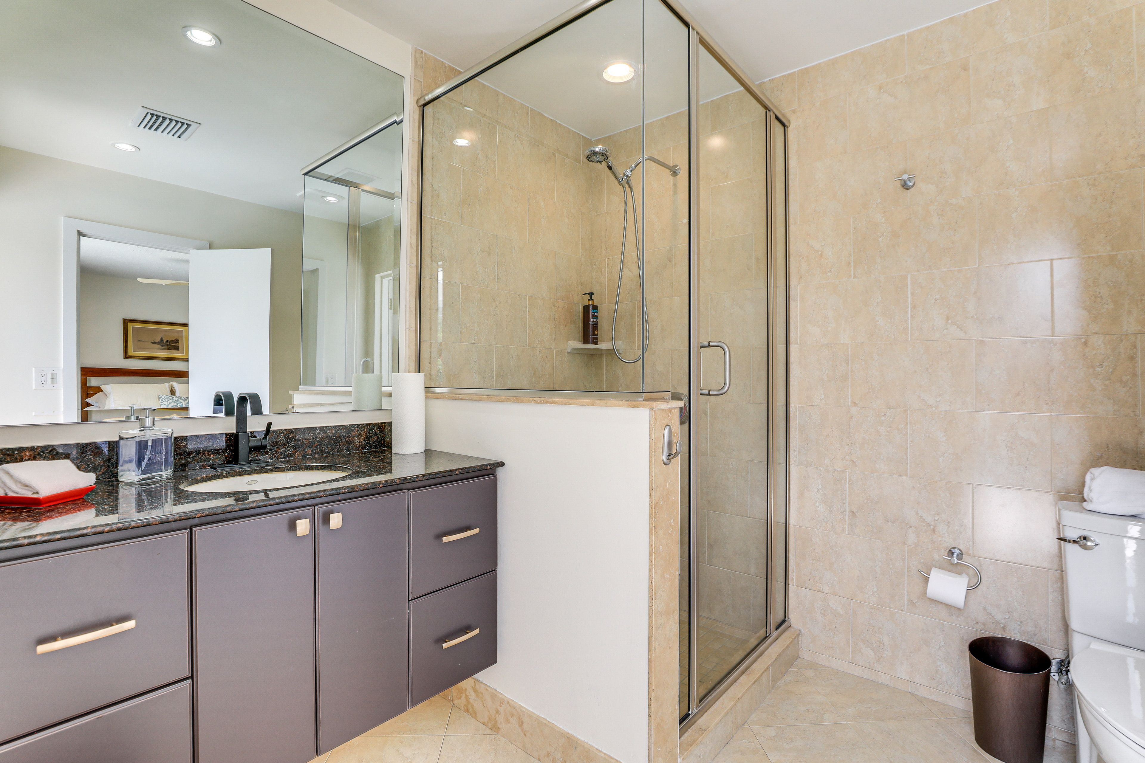 En-Suite Bathroom | Towels Provided