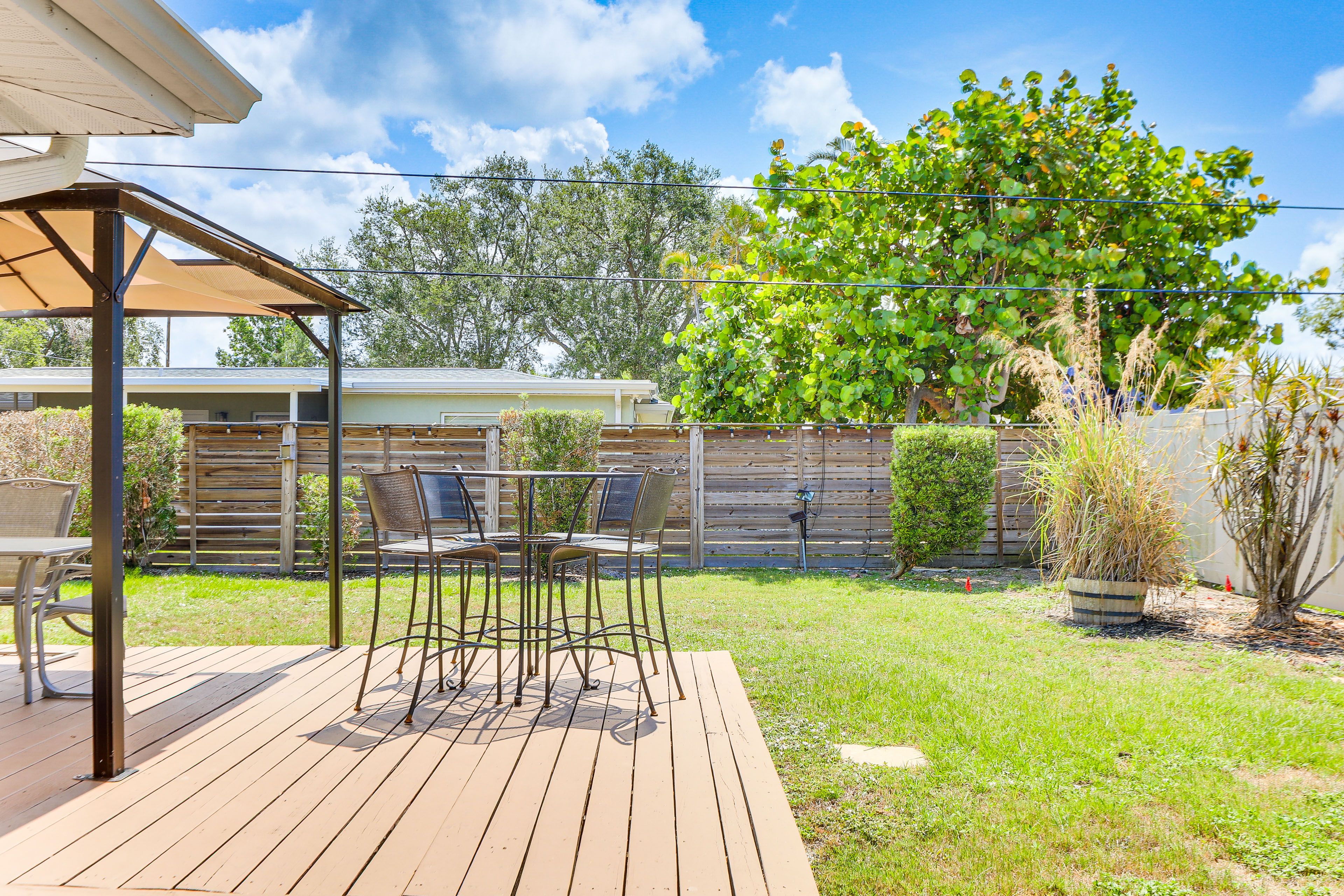 Private Deck | Backyard