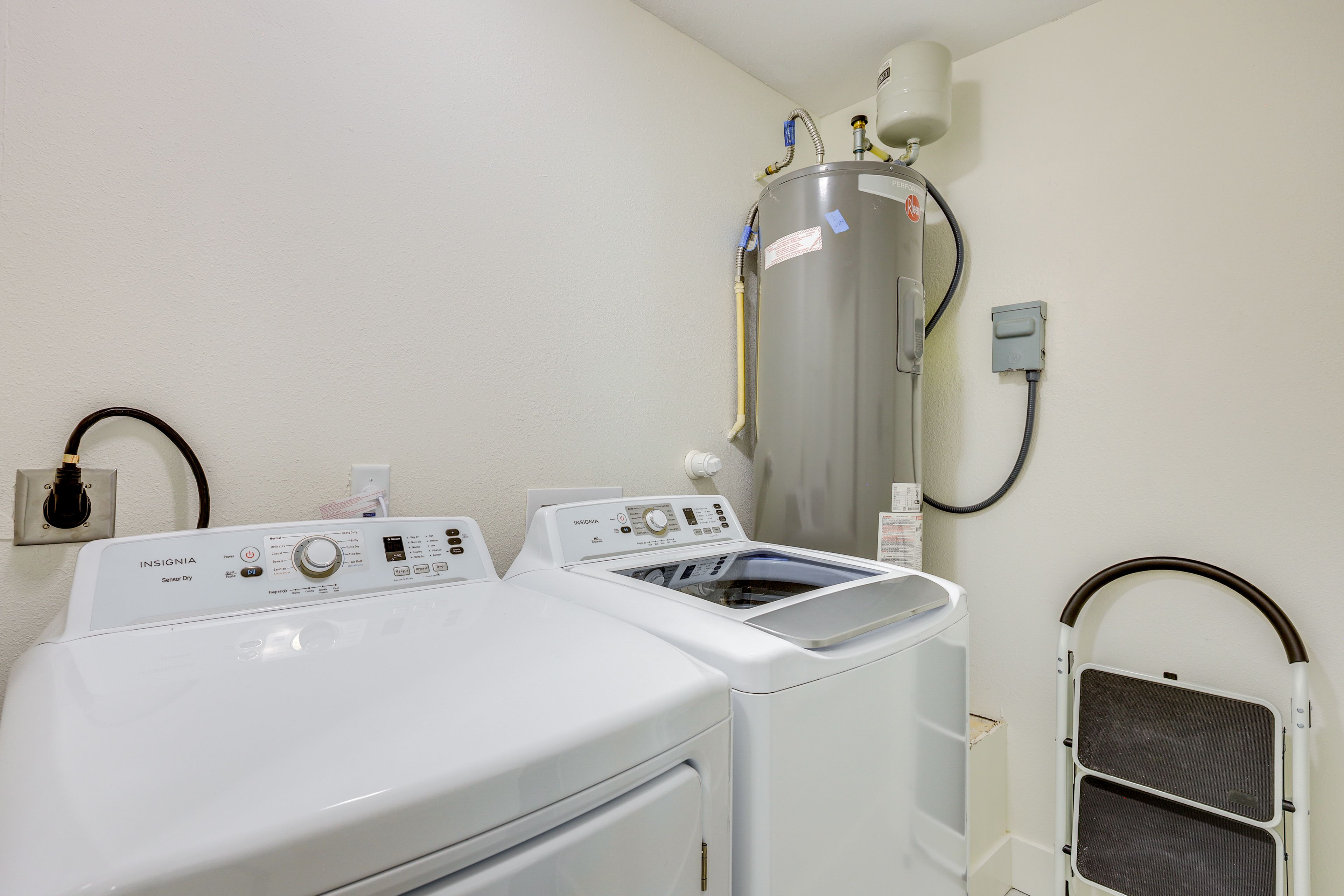 Laundry | Main Floor
