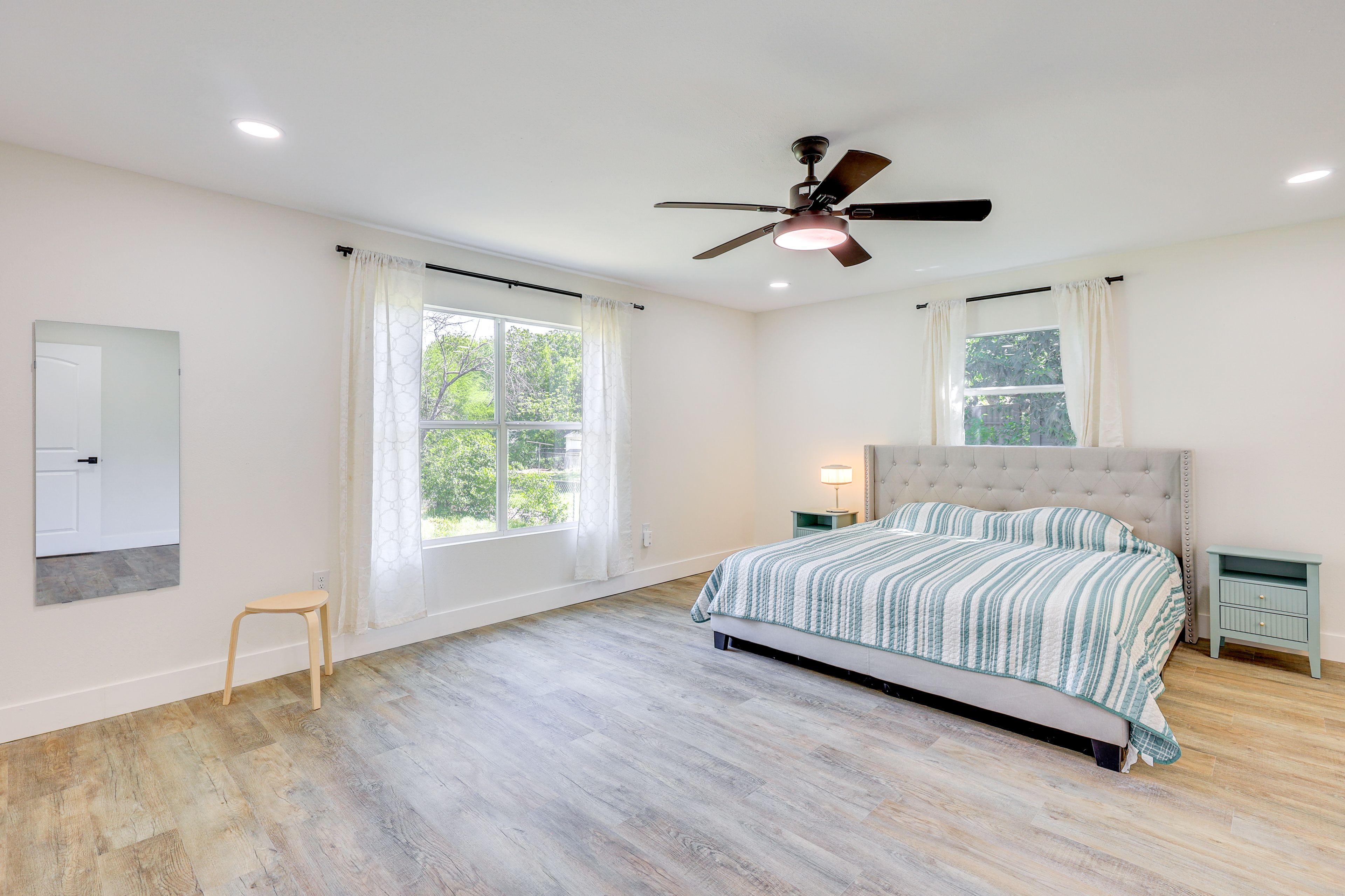 Bedroom 1 | King Bed | Main Floor