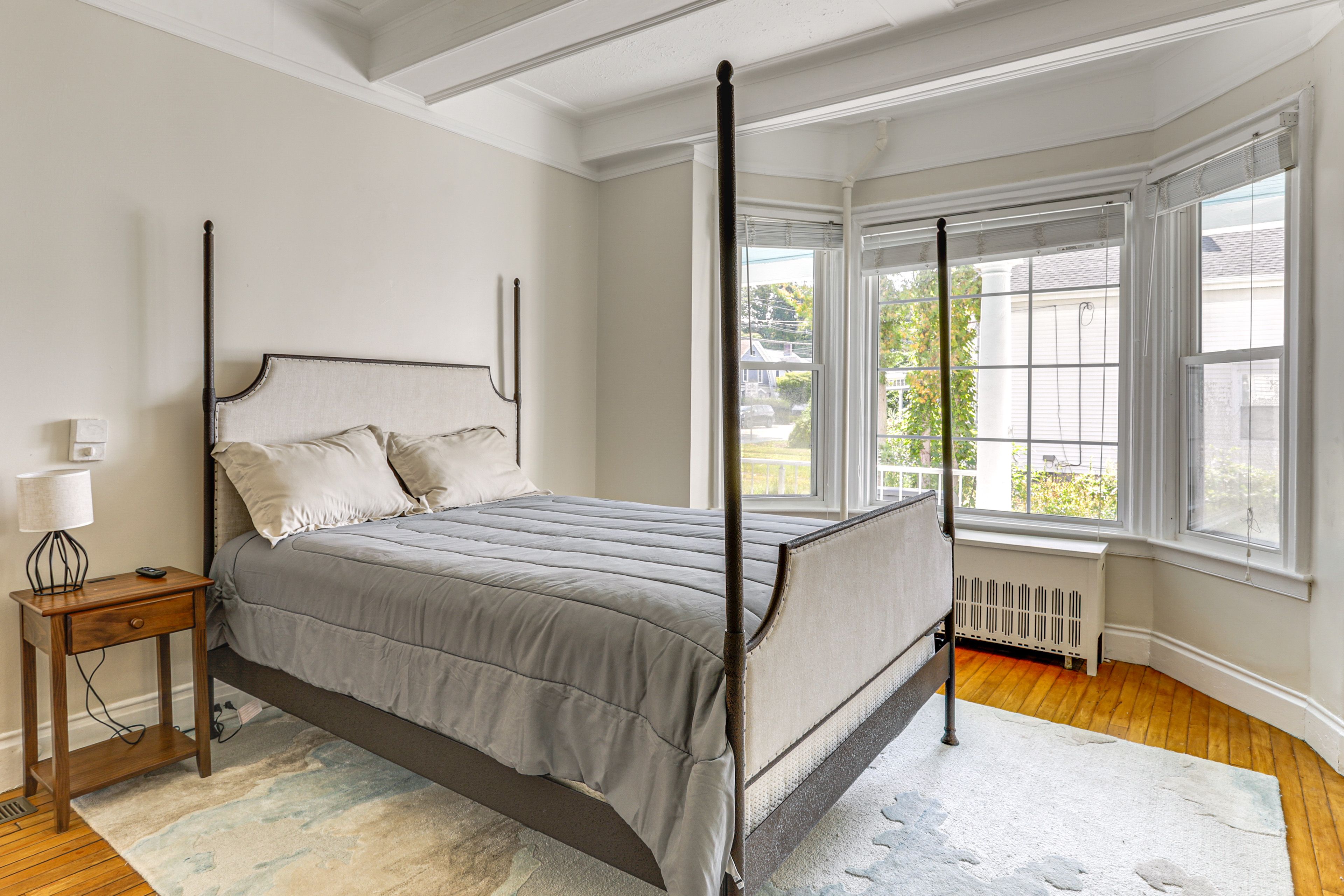 Bedroom 2 | Queen Bed