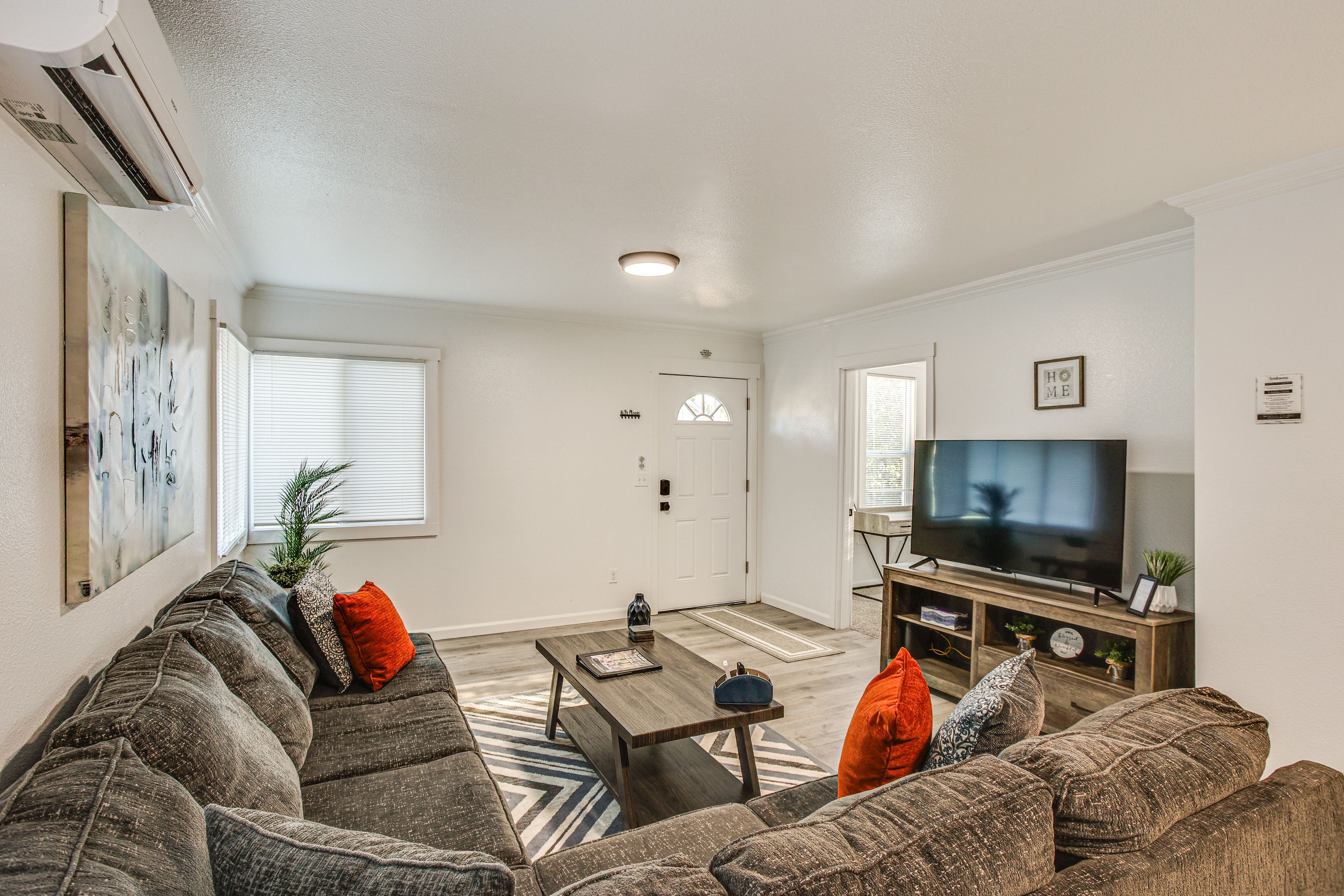 Living Room | Smart TV