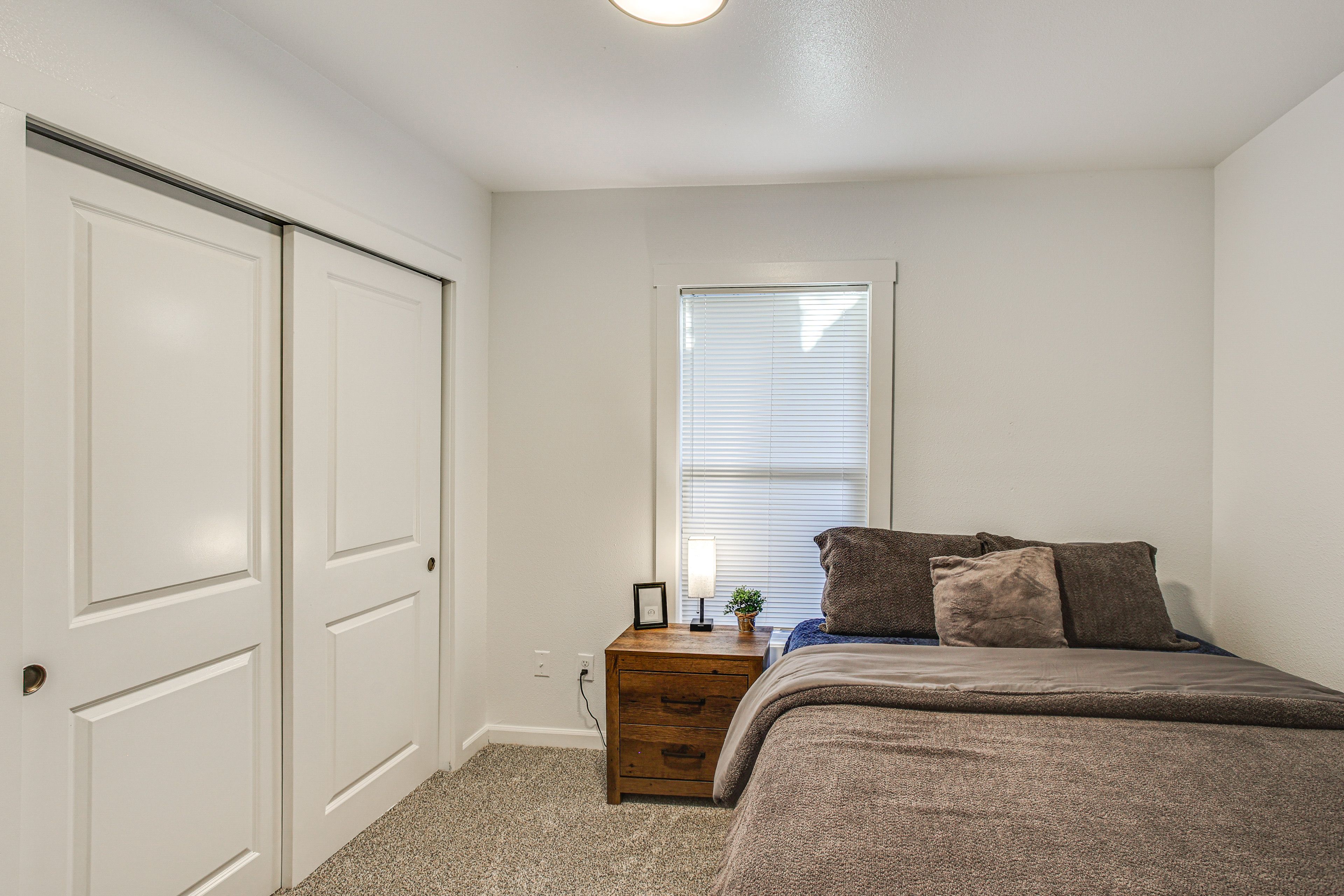 Bedroom 2 | Queen Bed