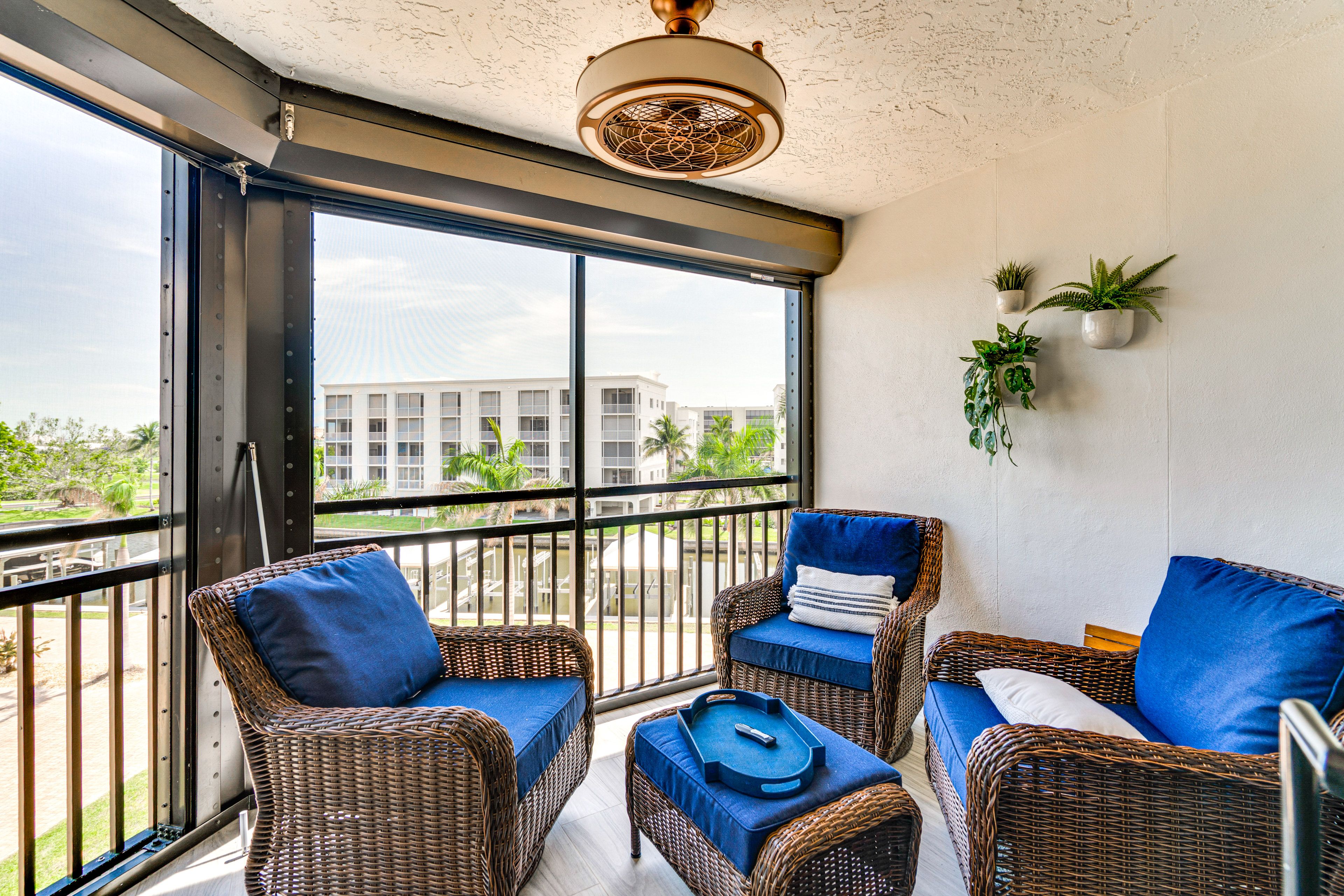Lanai | Canal Views
