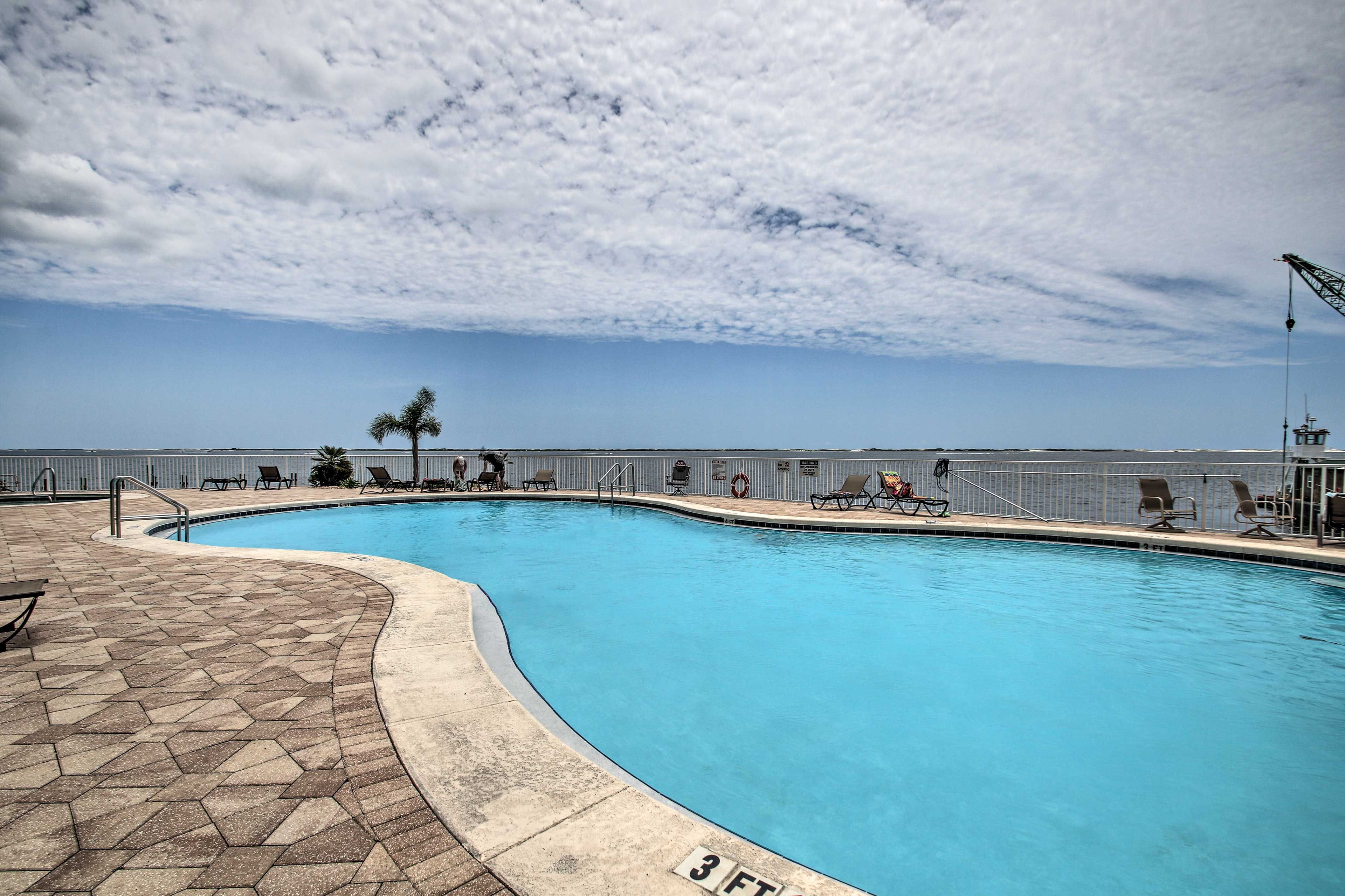 Harbour Pointe | Community Amenities | Hot Tub