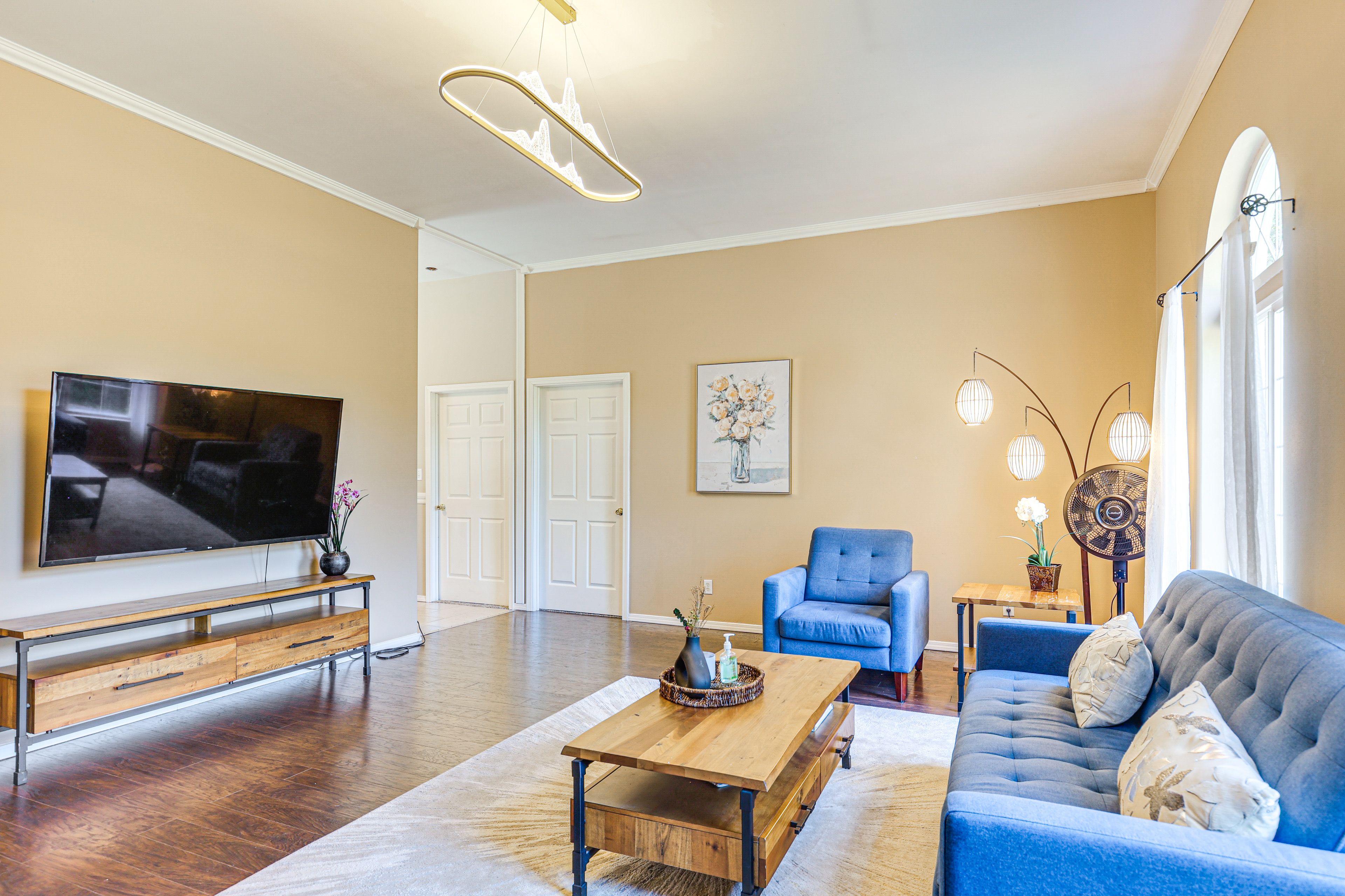 Living Room | Free WiFi