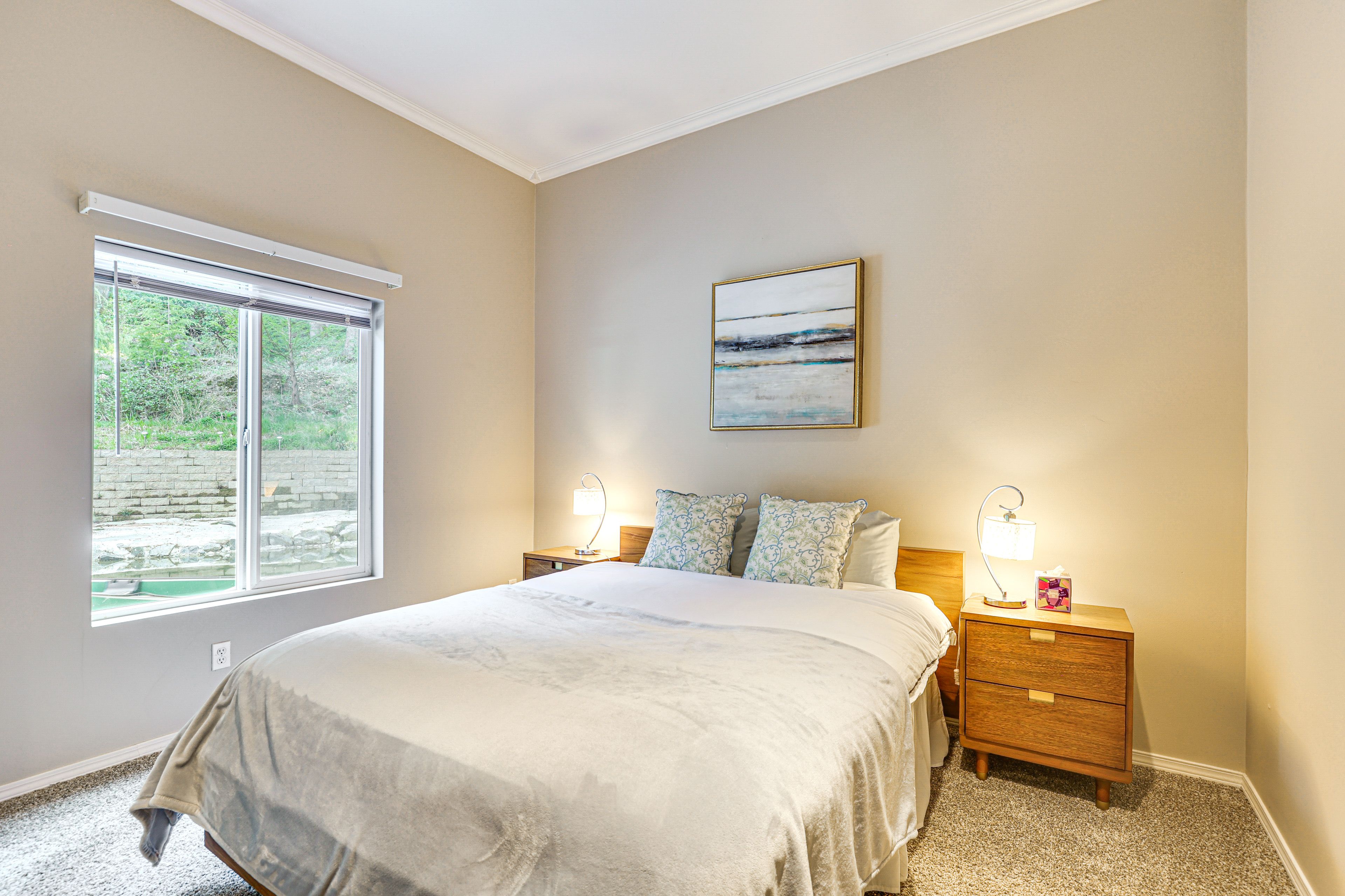 Bedroom 1 | Queen Bed | Linens