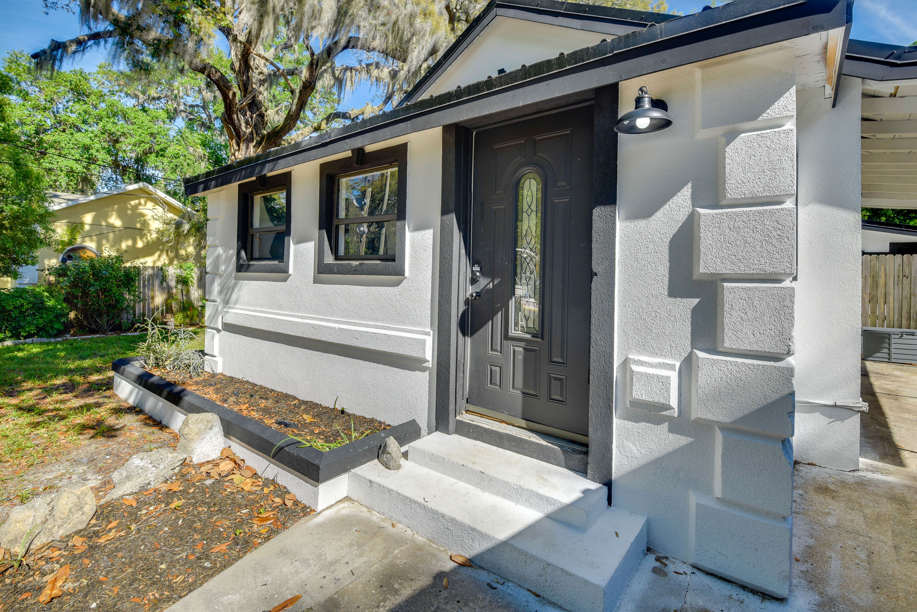 Property Exterior | Front Entrance