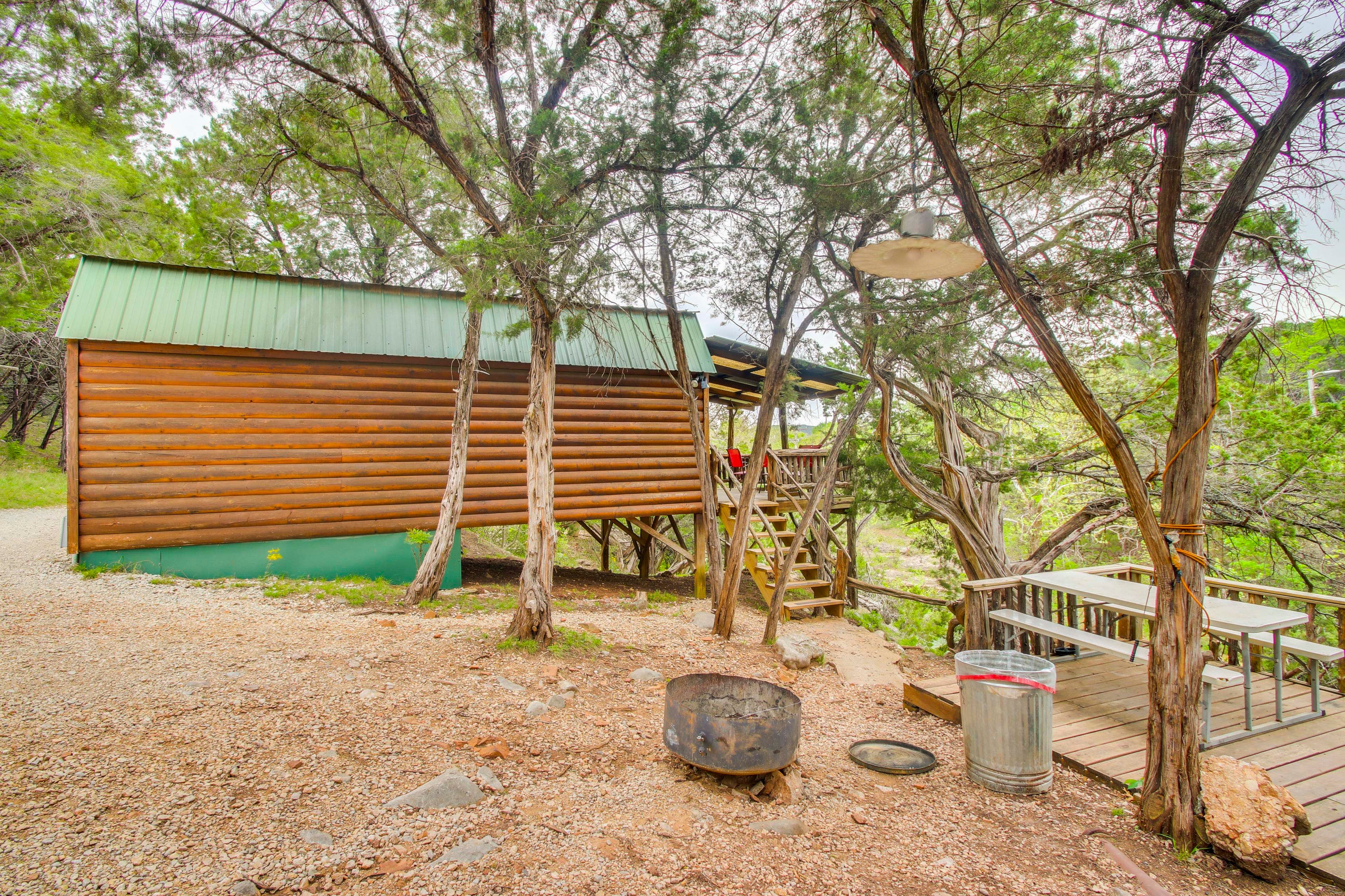 Property Exterior | Fire Pit | Driveway (2 Vehicles)