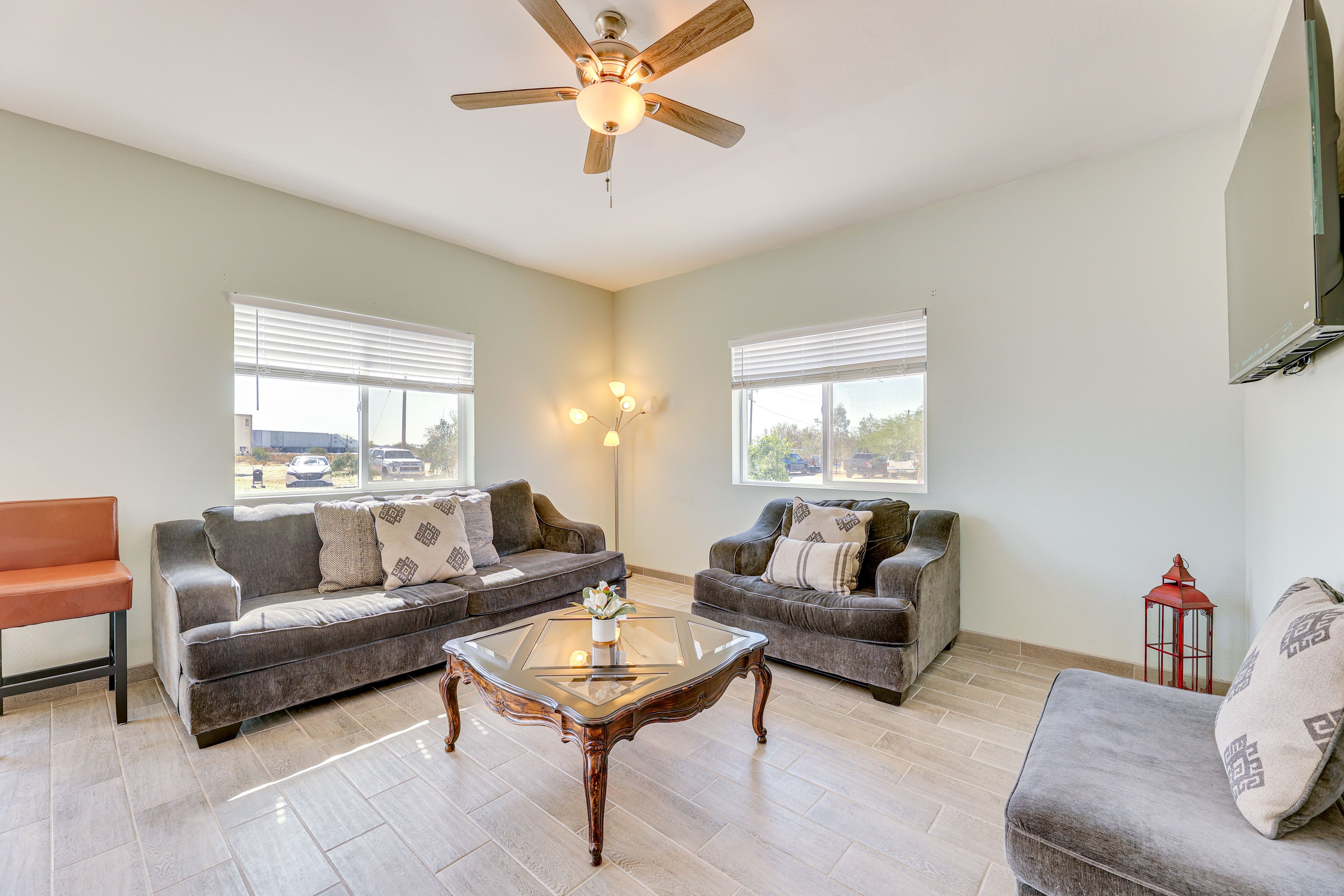 Living Room | Free WiFi | Smart TV