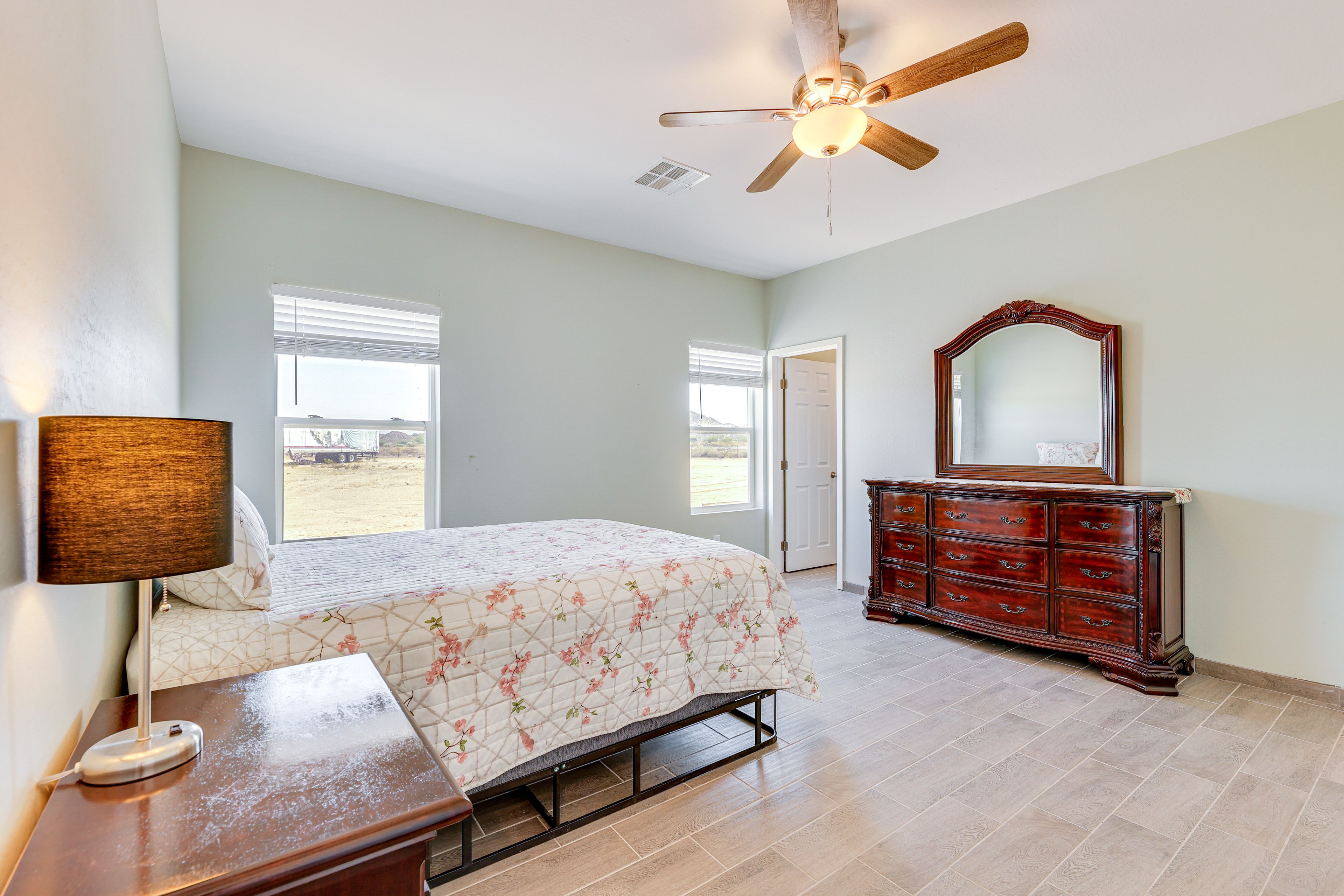 Bedroom 2 | Queen Bed