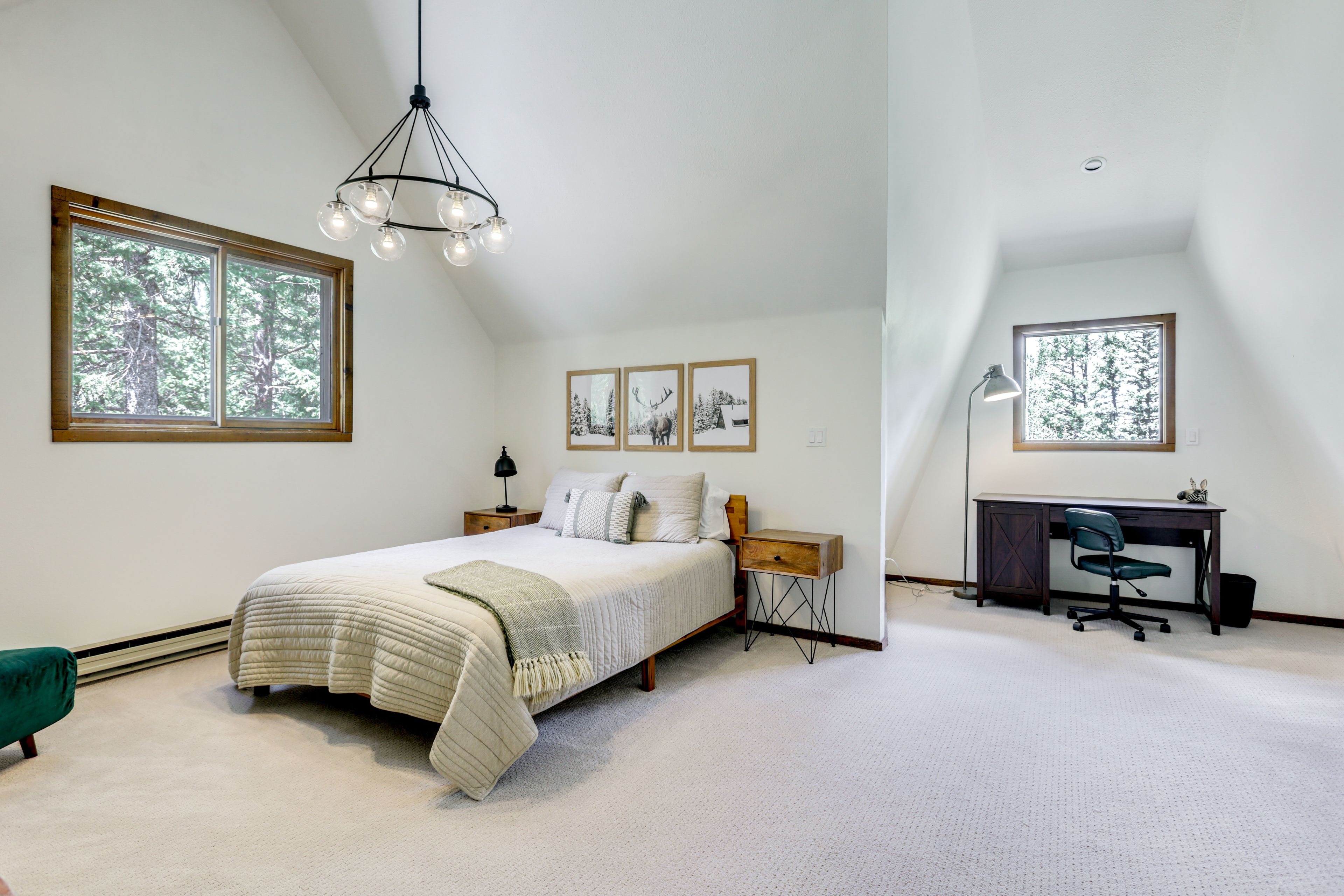 Loft | Queen Bed | 2nd Floor | Desk & Chair