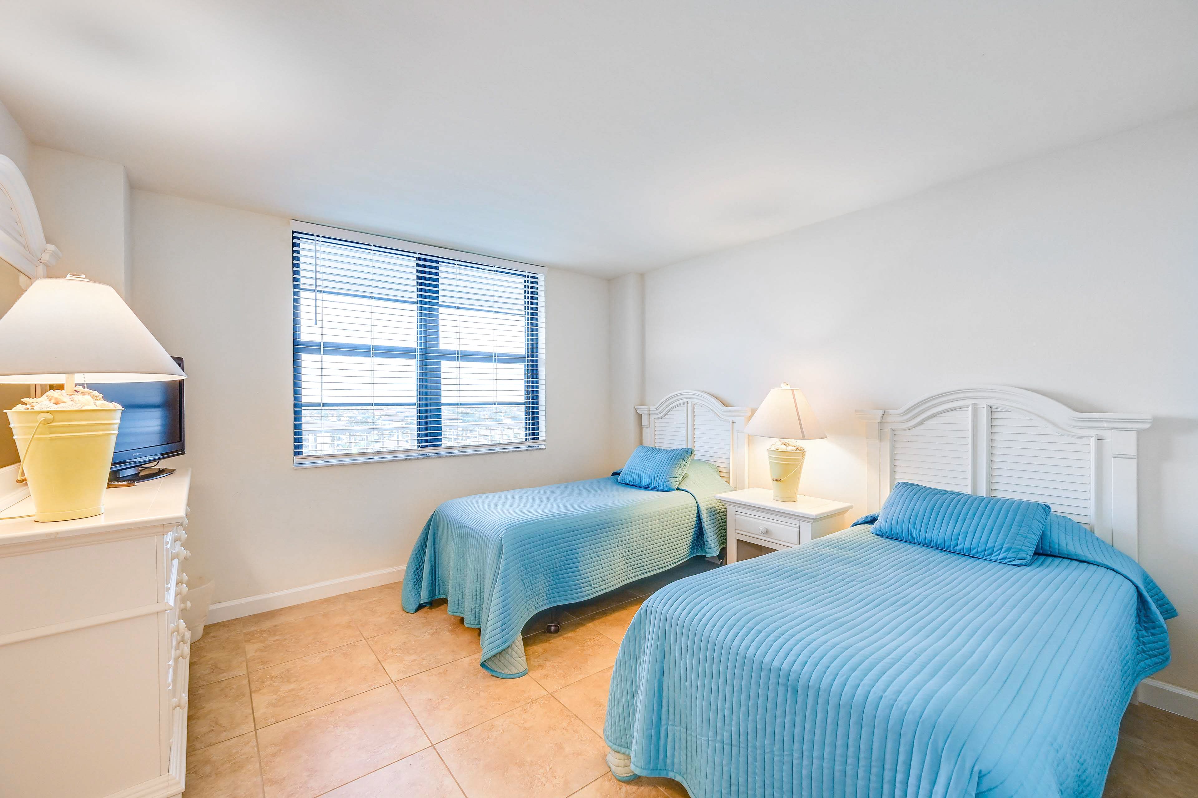 Bedroom 2 | 2 Twin Beds