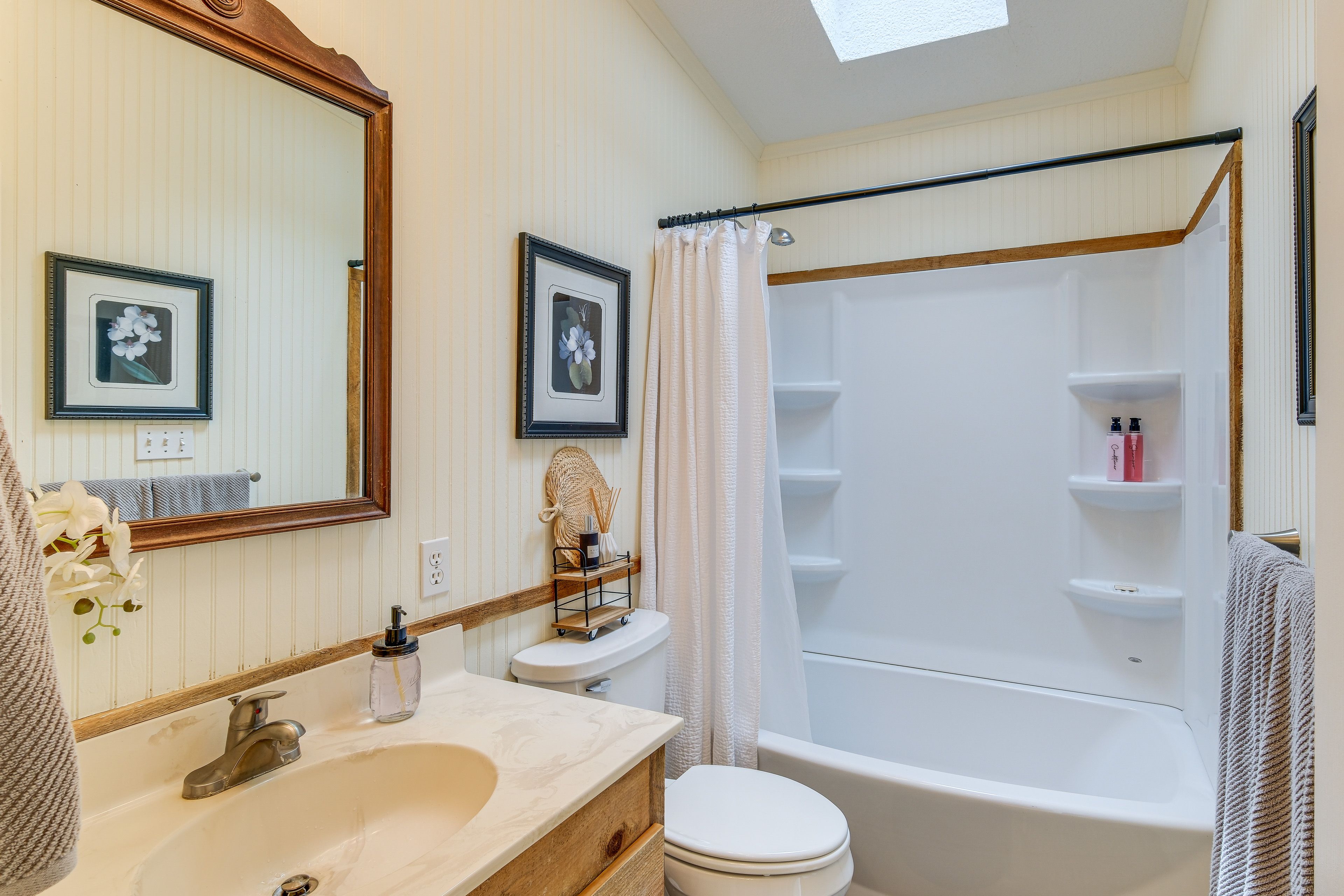 Full Bathroom