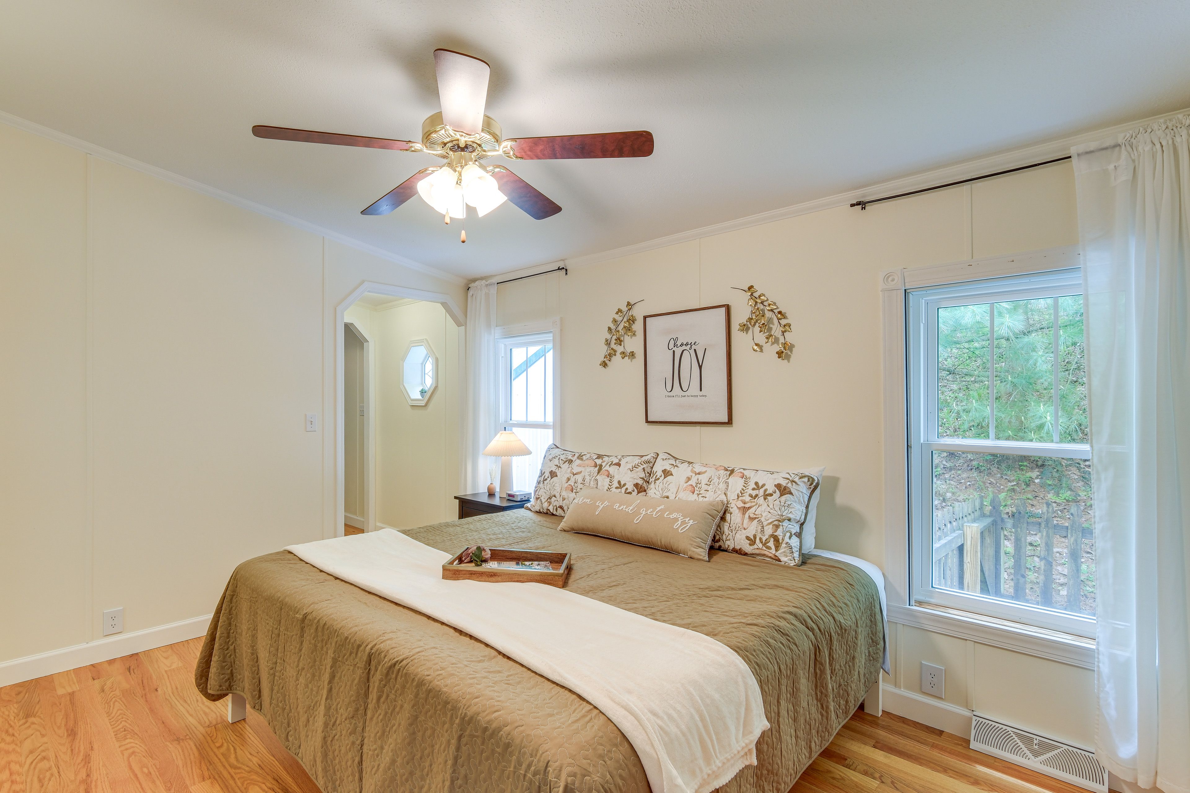 Bedroom 1 | King Bed | Linens Provided