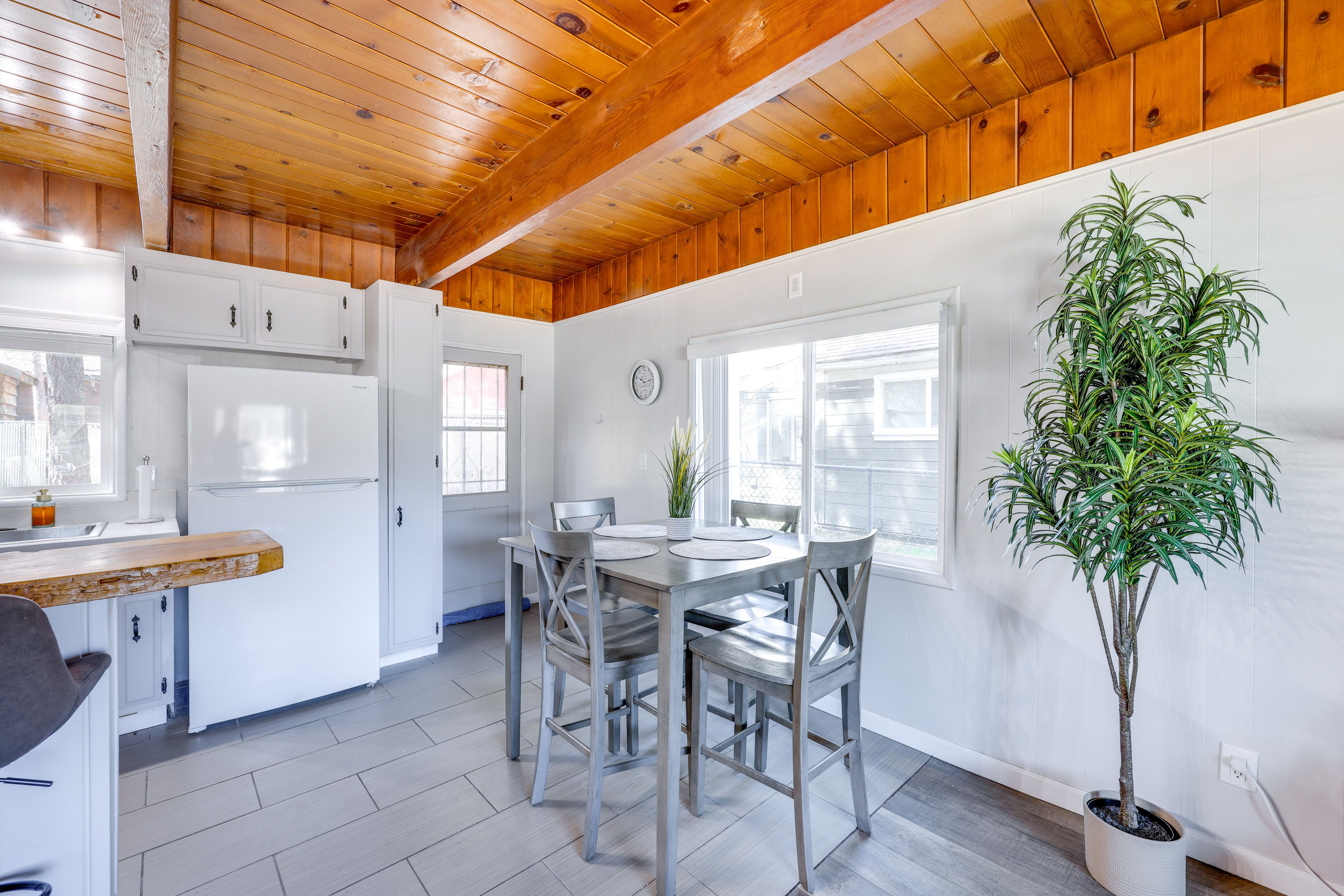 Dining Area | Dishware & Flatware