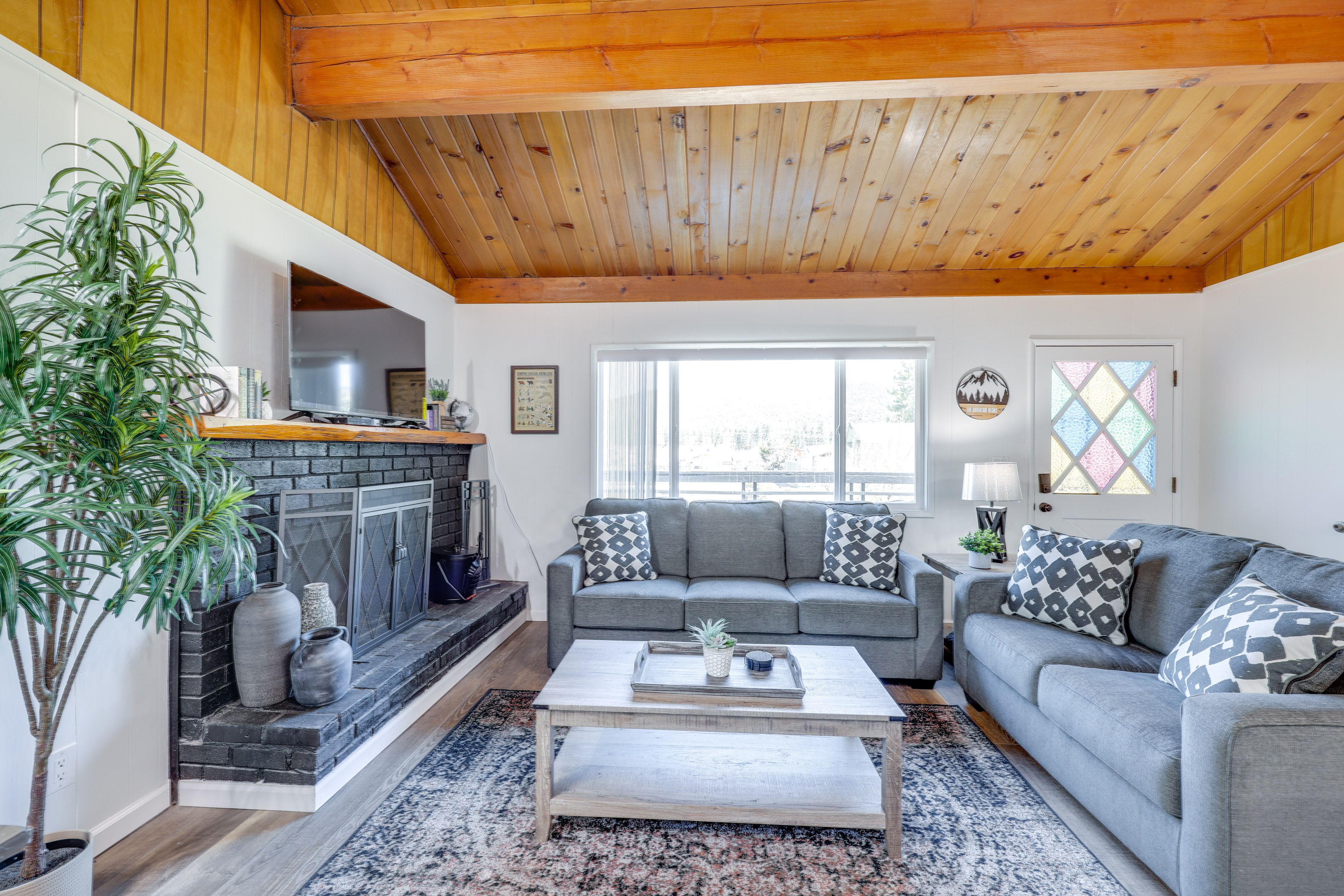 Big Bear Vacation Rental | 2BR | 1BA | 900 Sq Ft | Stairs Required