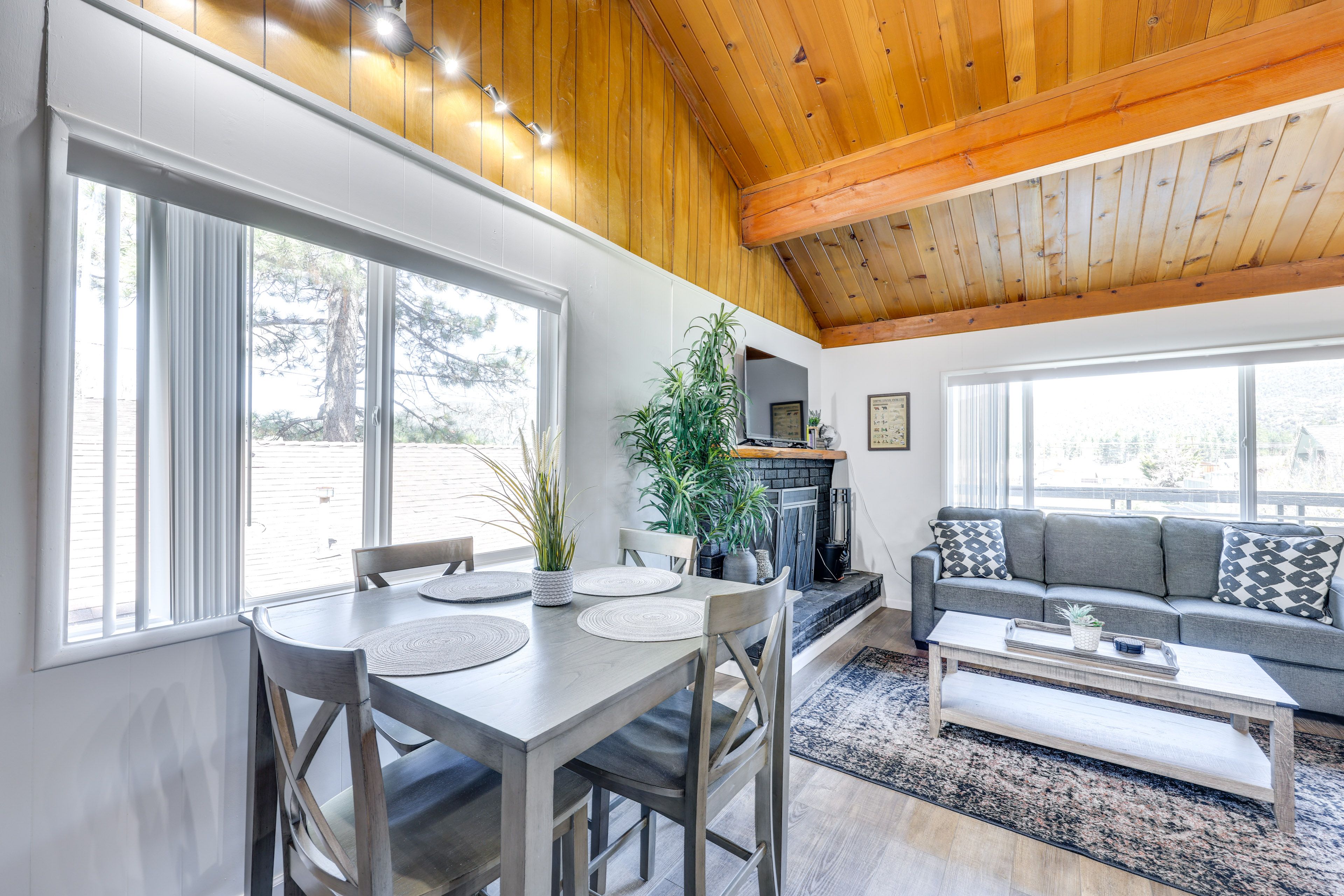 Dining Area | Dishware & Flatware