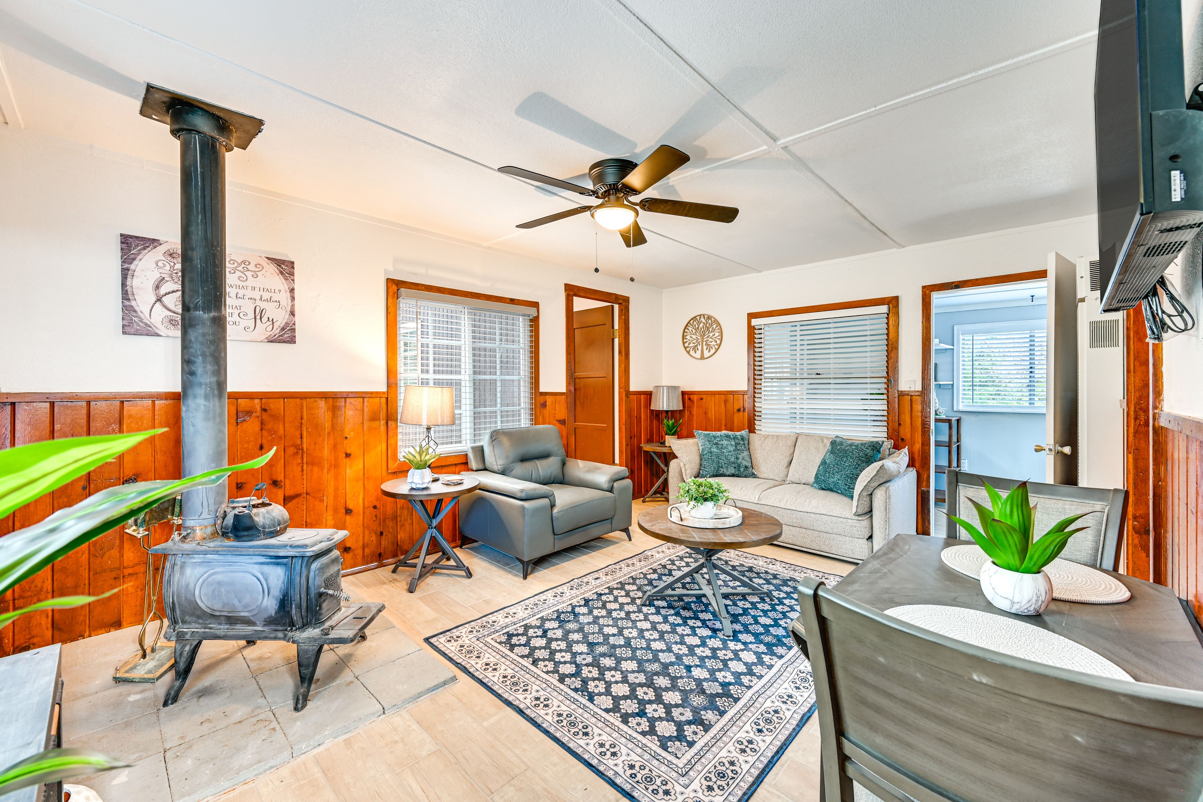 Living Area | Queen Sleeper Sofa | Flat-Screen TV | Dining Table