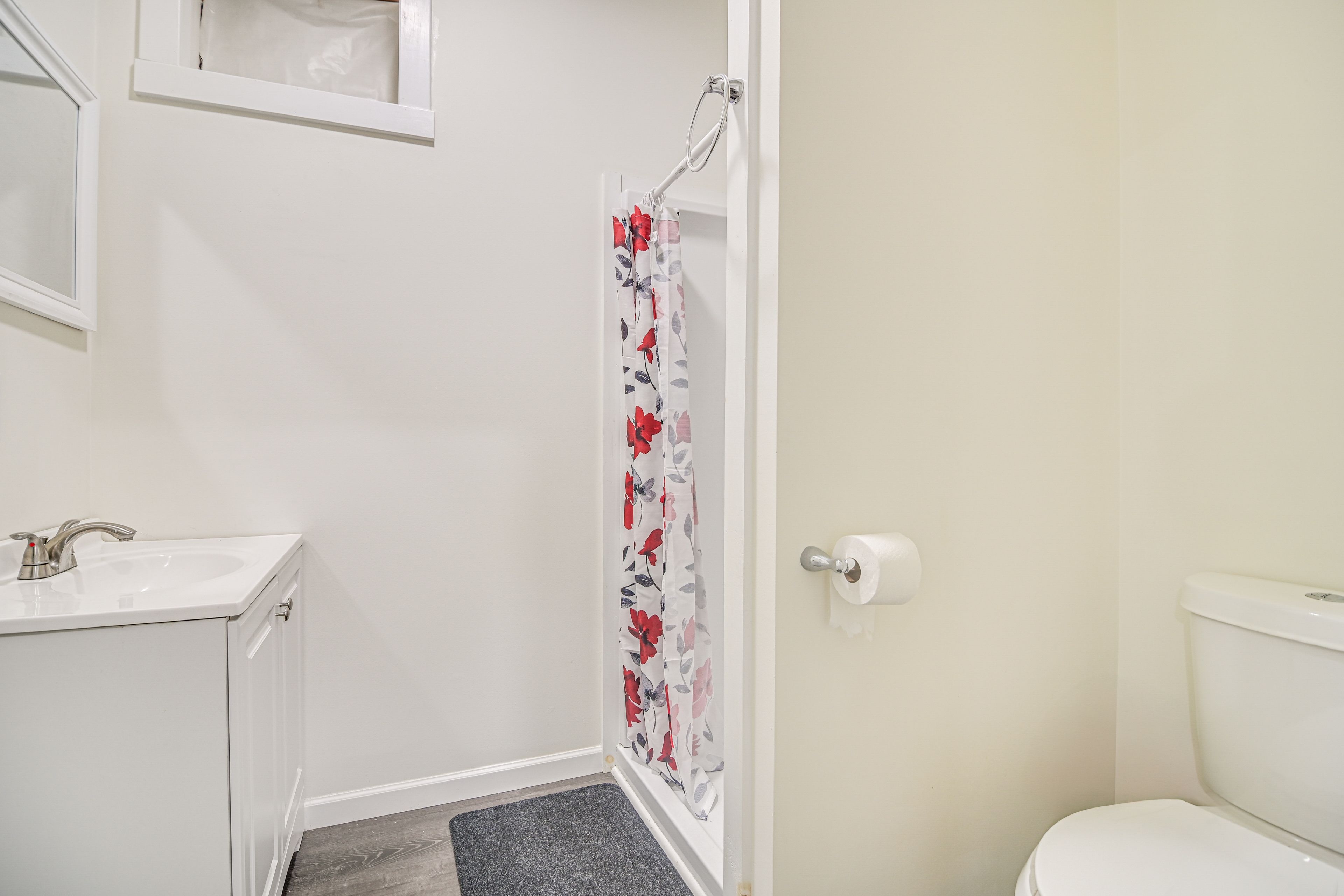 Studio | Full Bathroom | Towels Provided | Complimentary Toiletries