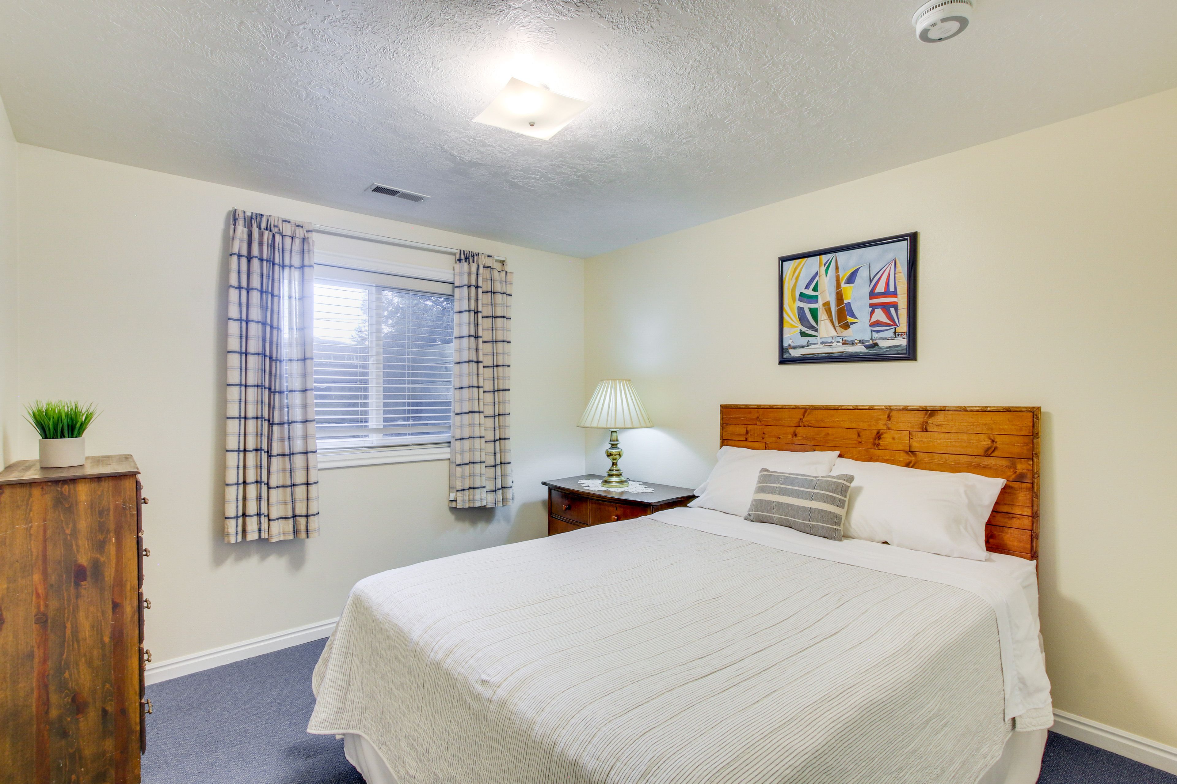 Bedroom 5 | Lower Level | Queen Bed