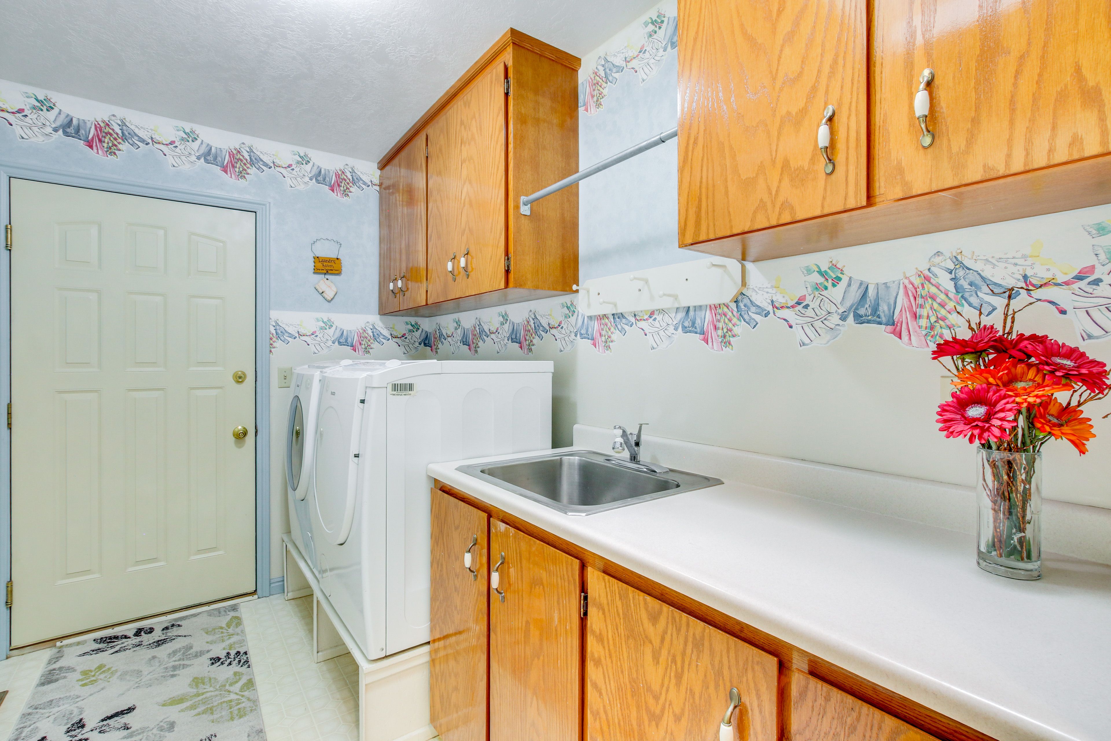 Laundry Room | Main Level | Washer & Dryer