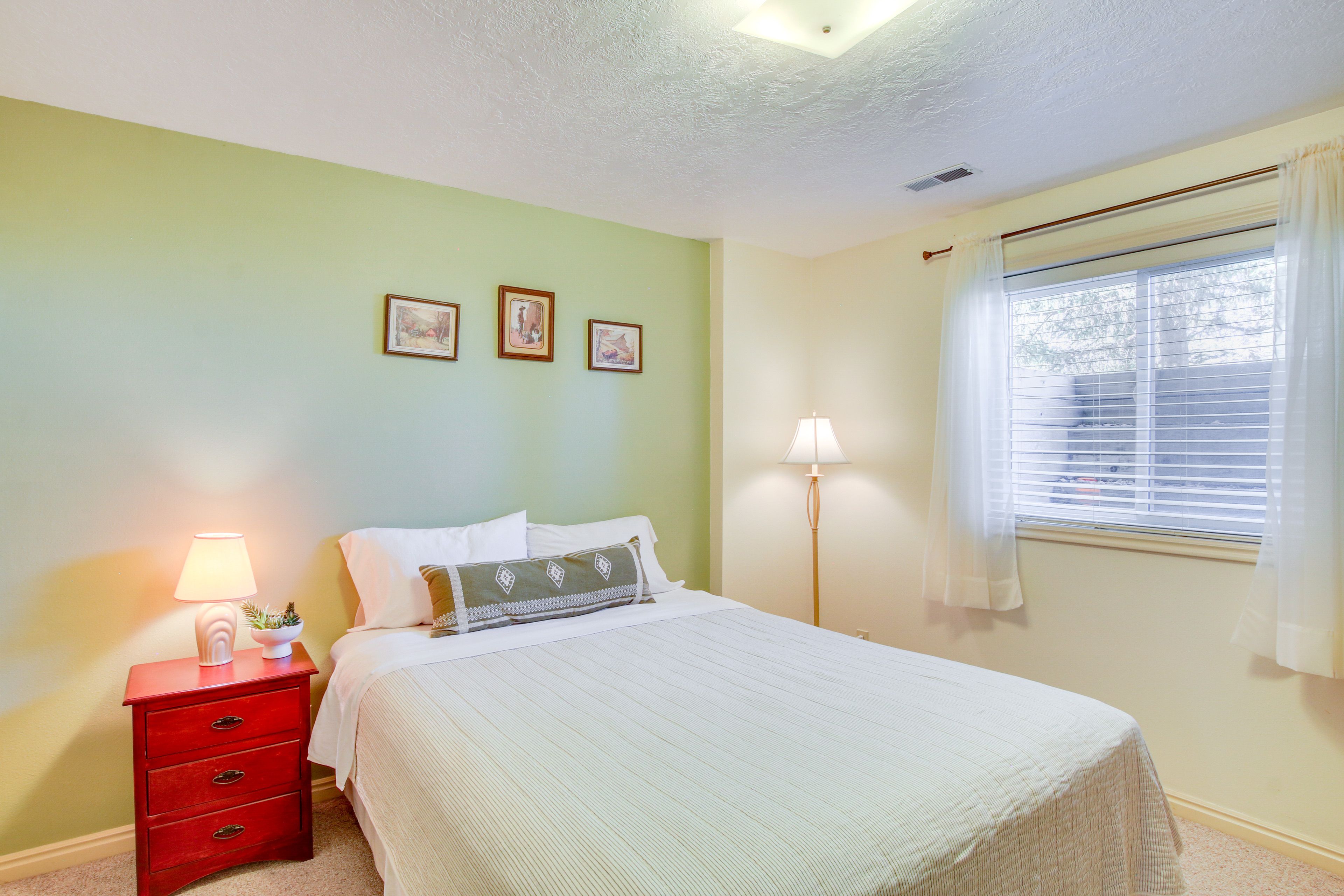 Bedroom 6 | Lower Level | Queen Bed