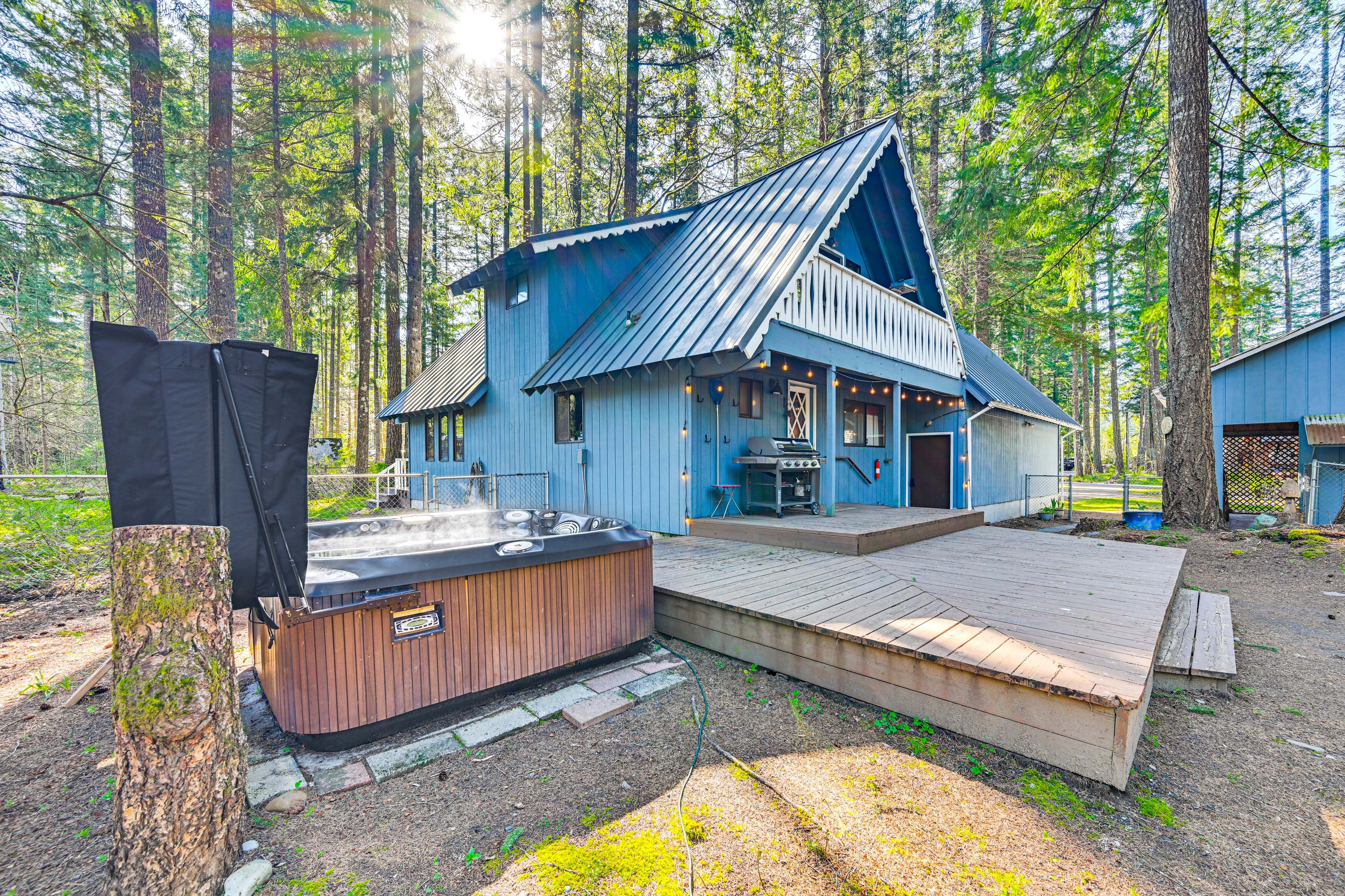 Deck | Hot Tub | Gas Grill