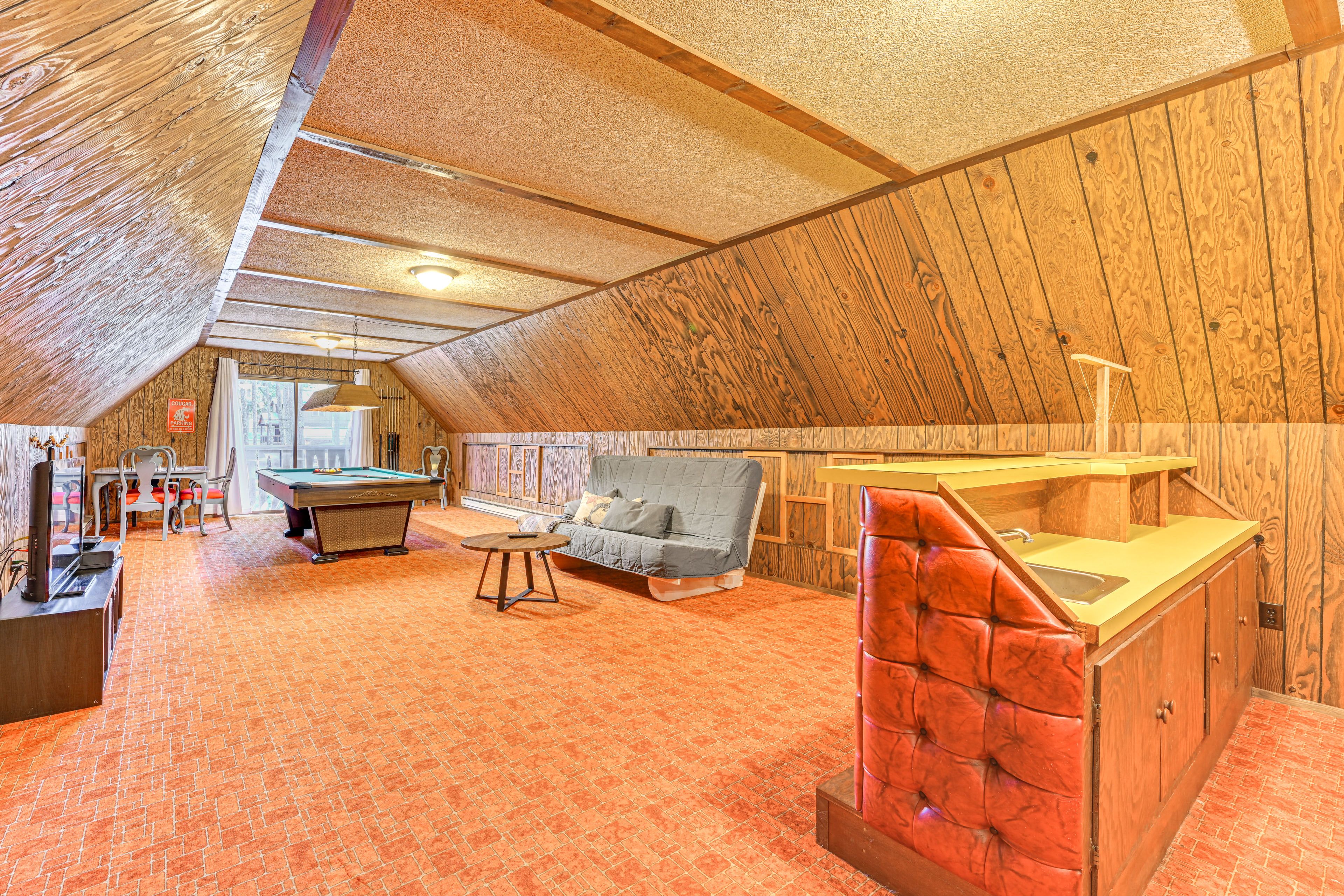 Game Room | 2nd Floor | Full Futon | Pool Table