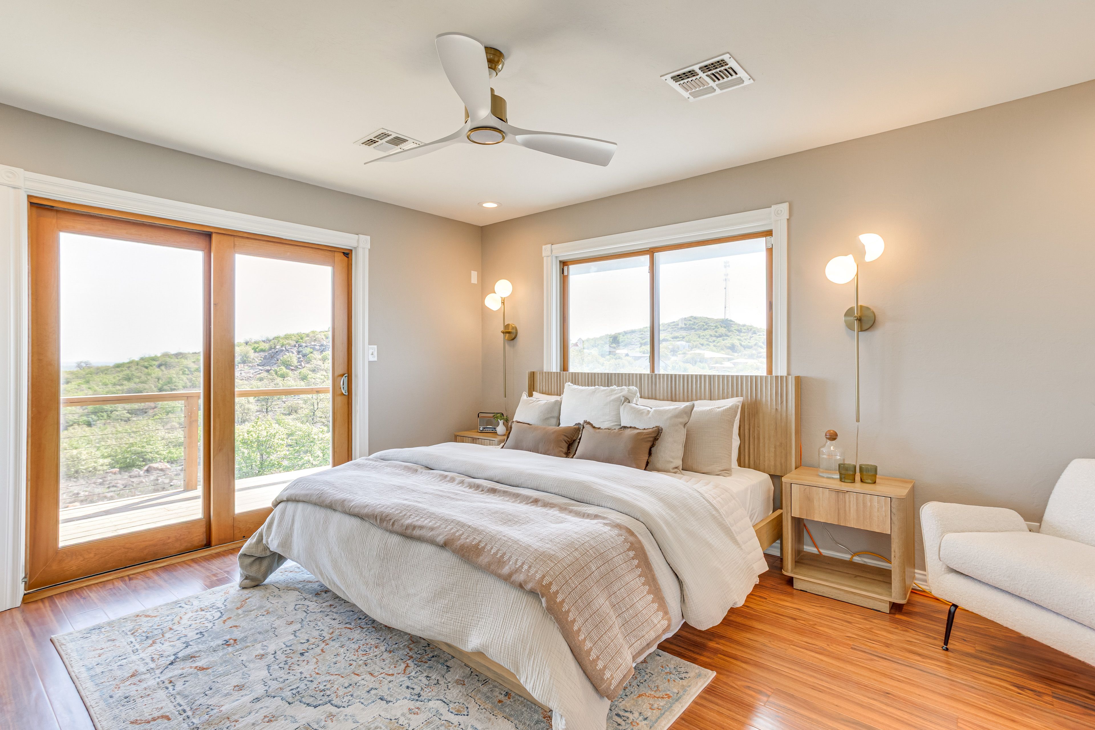 Bedroom 2 | King Bed | Smart TV | 2nd Floor