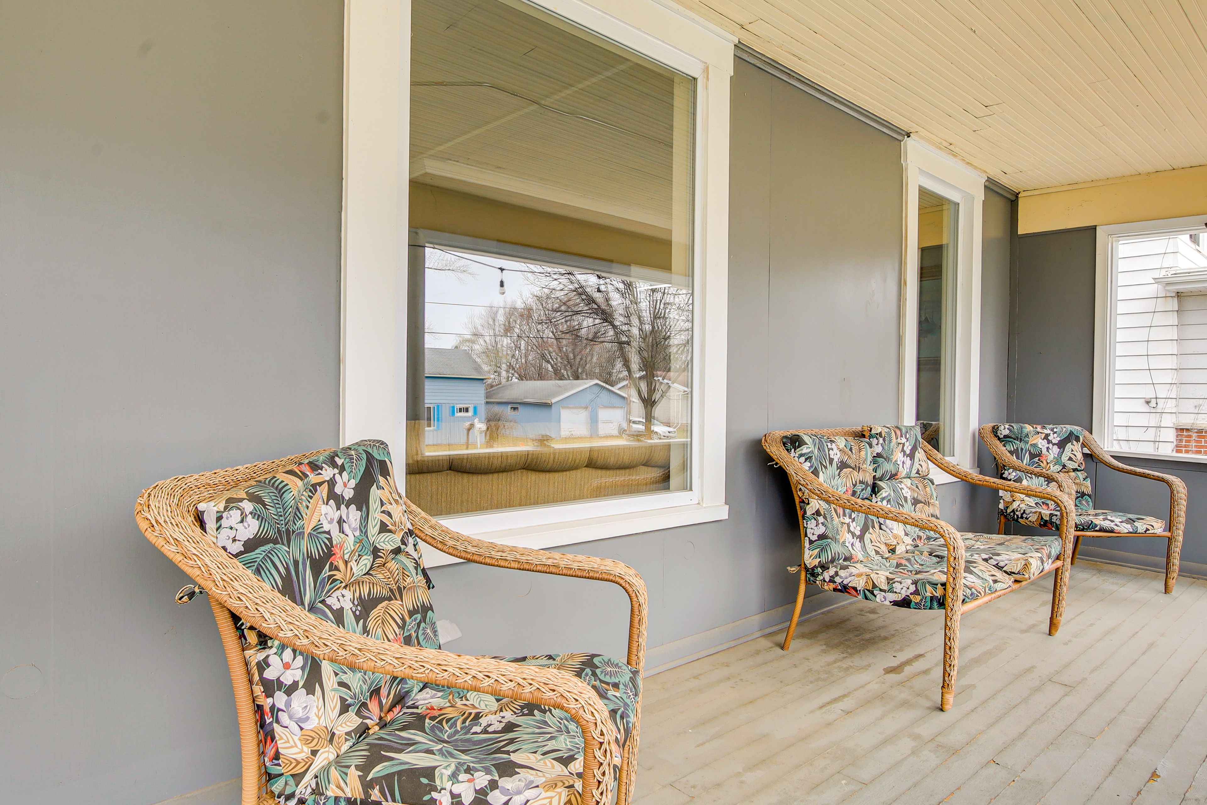 House Exterior | Furnished Porch