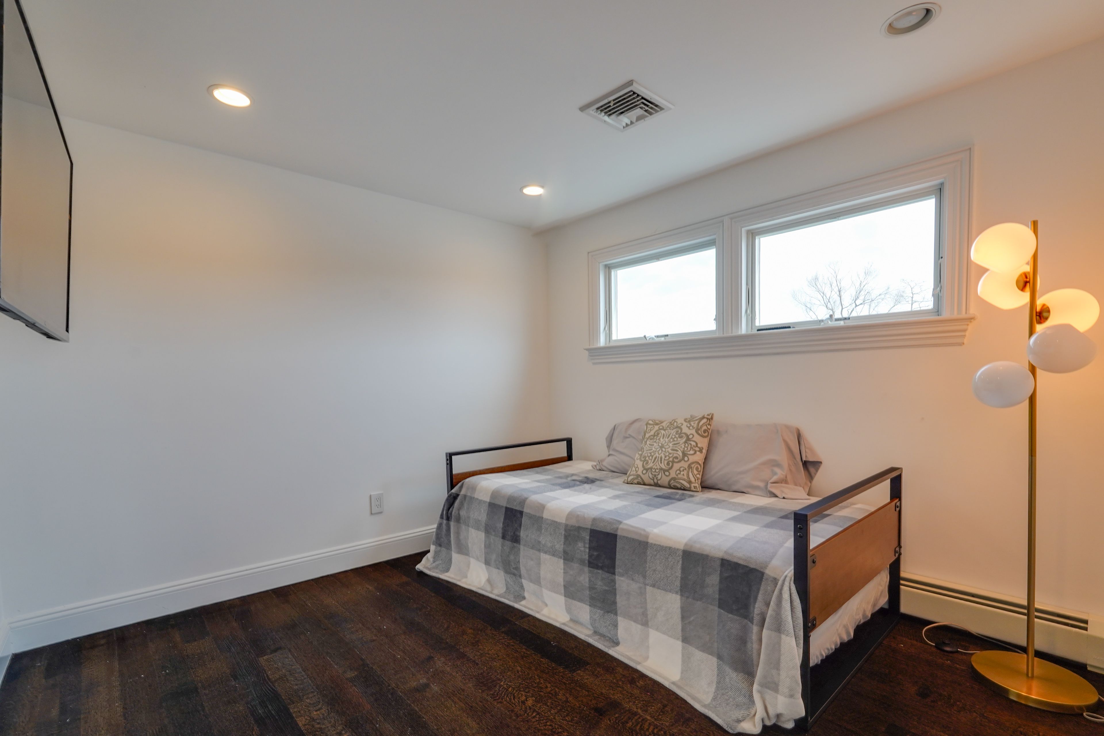 Sleeping Nook | Twin Bed w/ Twin Trundle | Upper Level