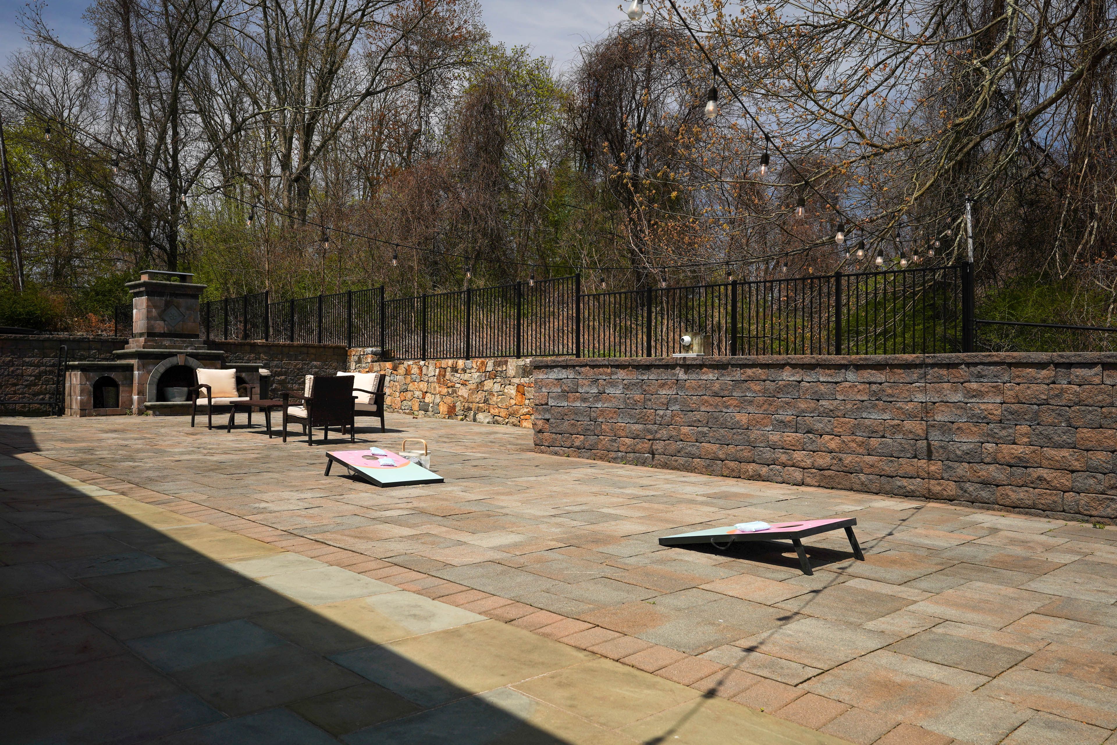 Private Courtyard | Cornhole