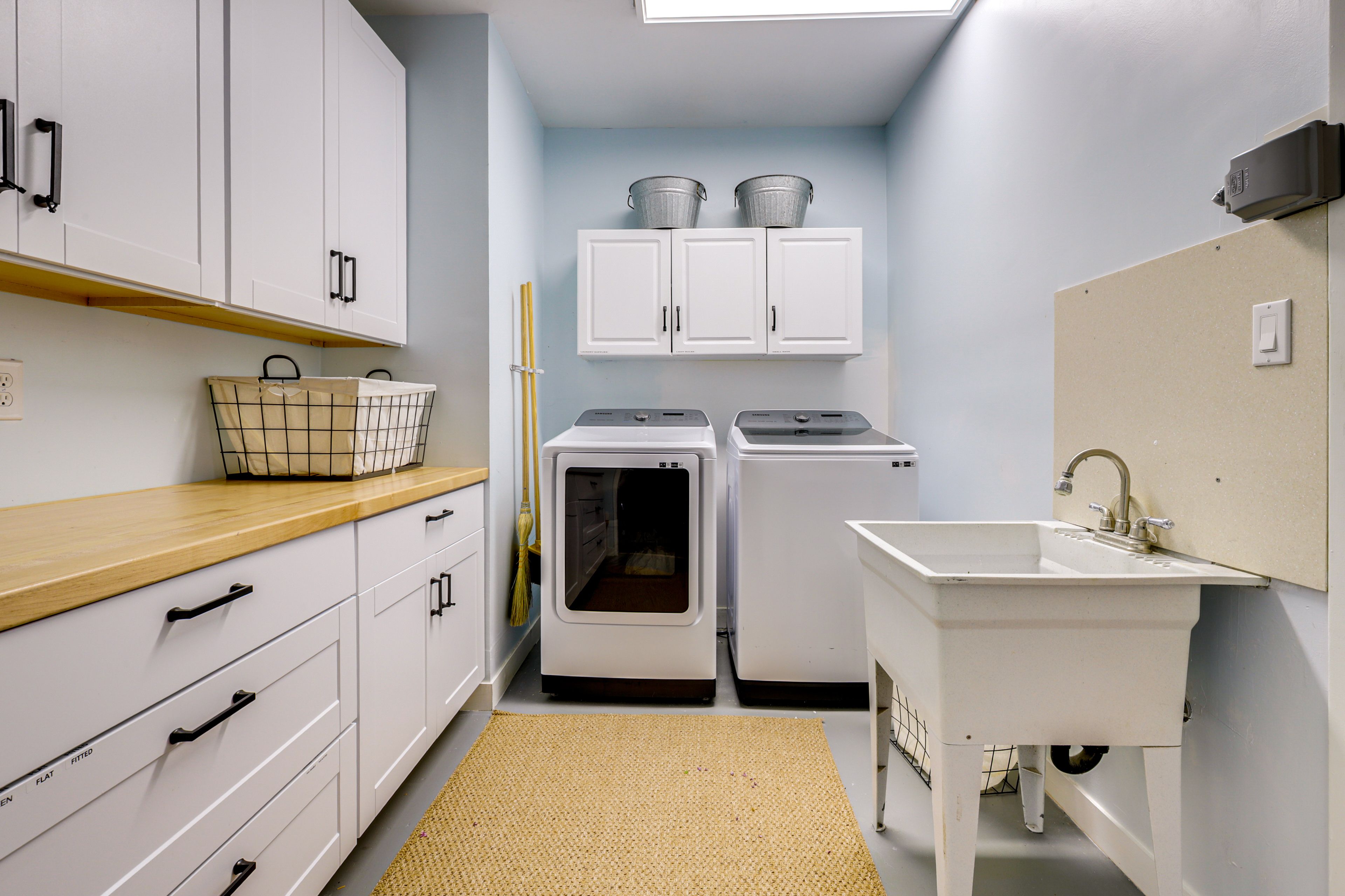 Laundry Room | Washer & Dryer