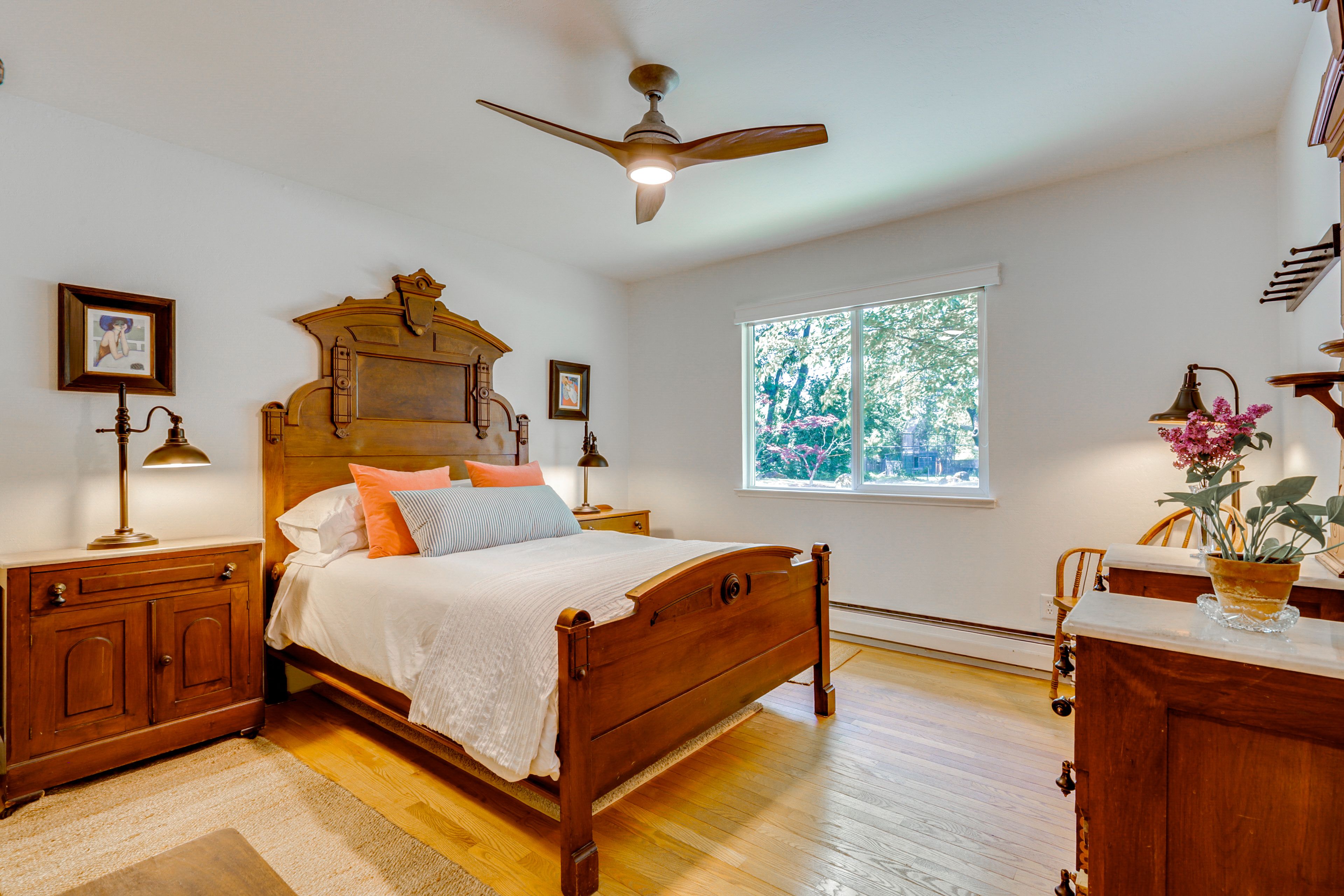Bedroom 3 | Queen Bed