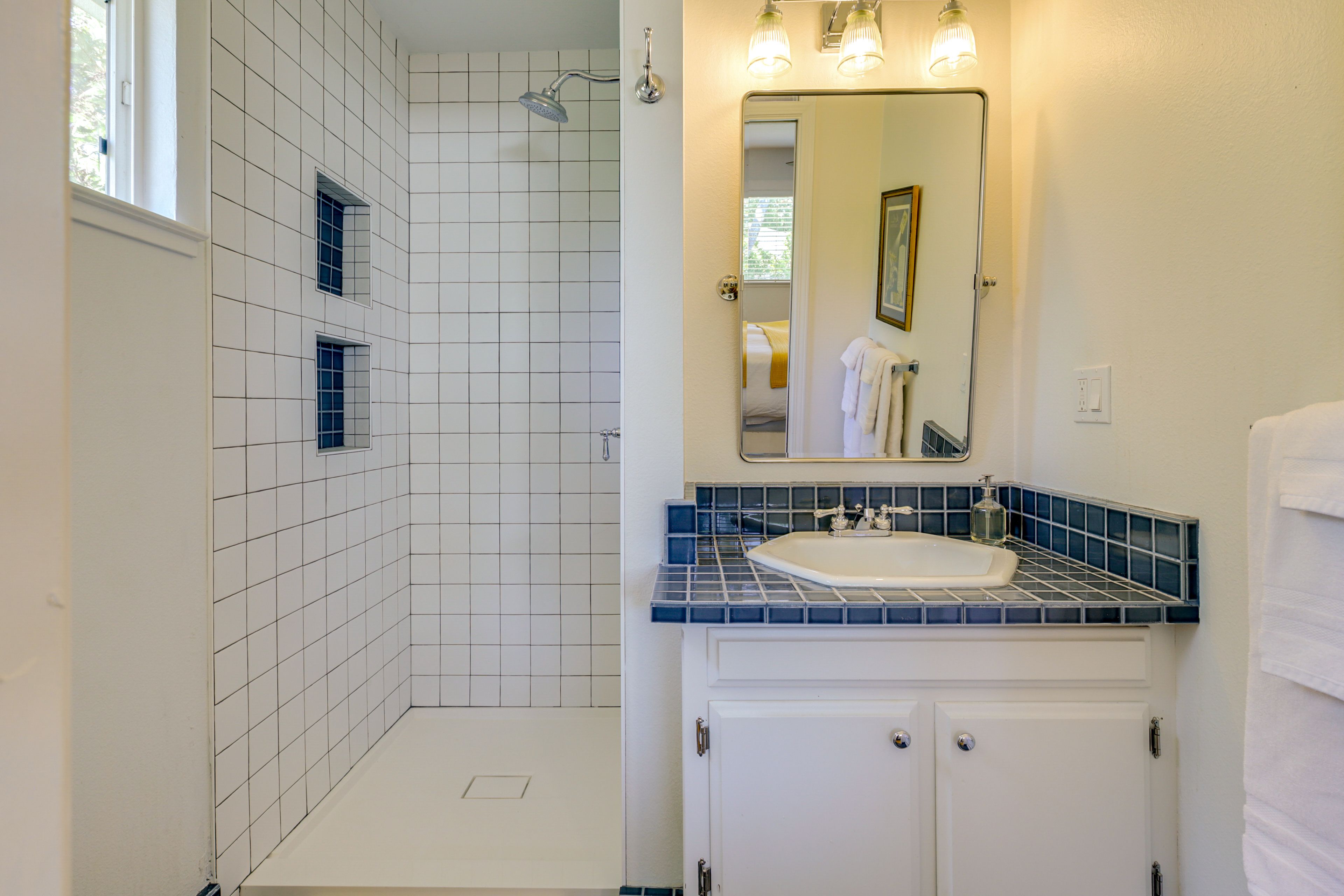 En-Suite Bathroom | Towels Provided