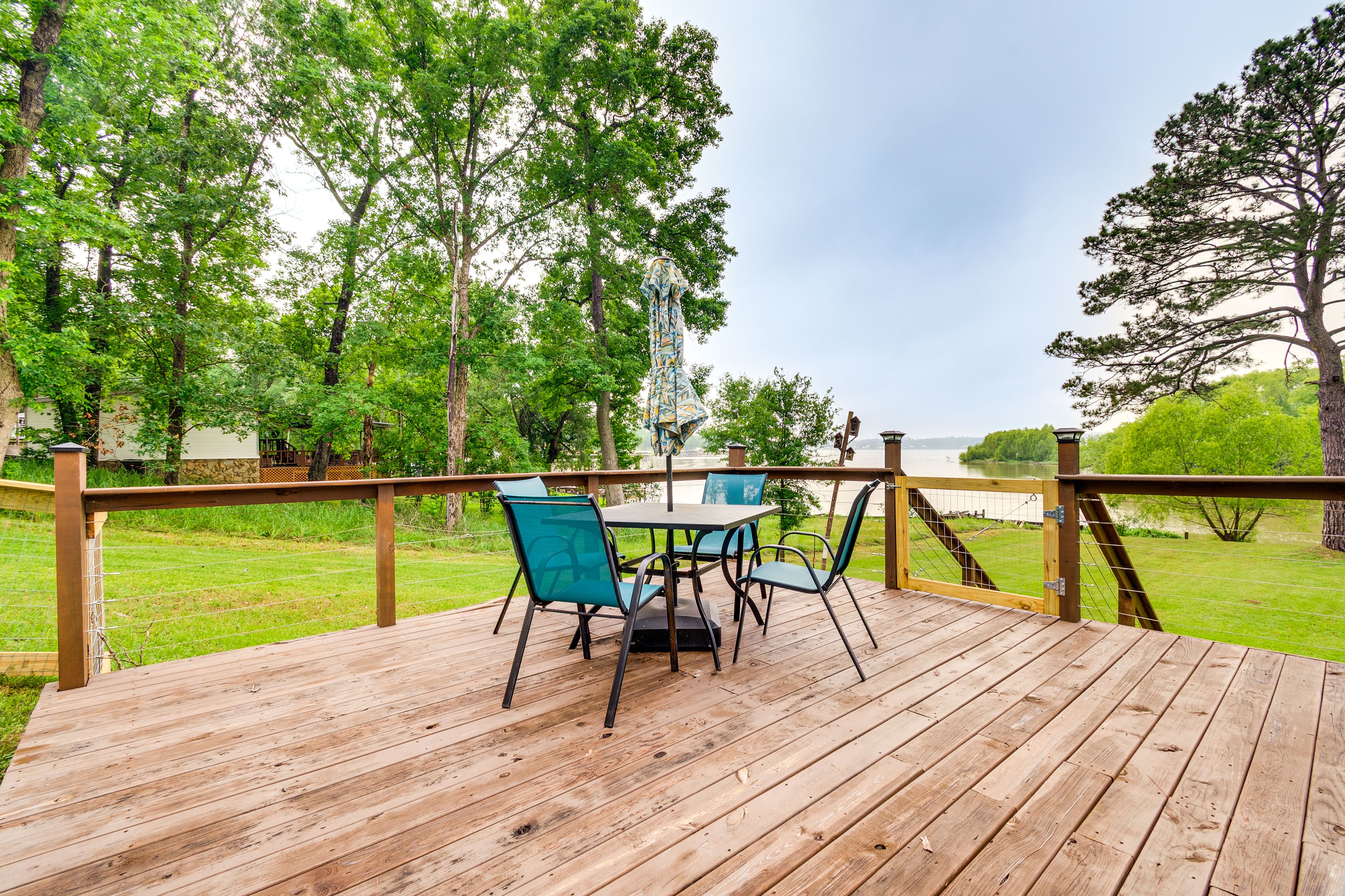 Deck | Dining Area