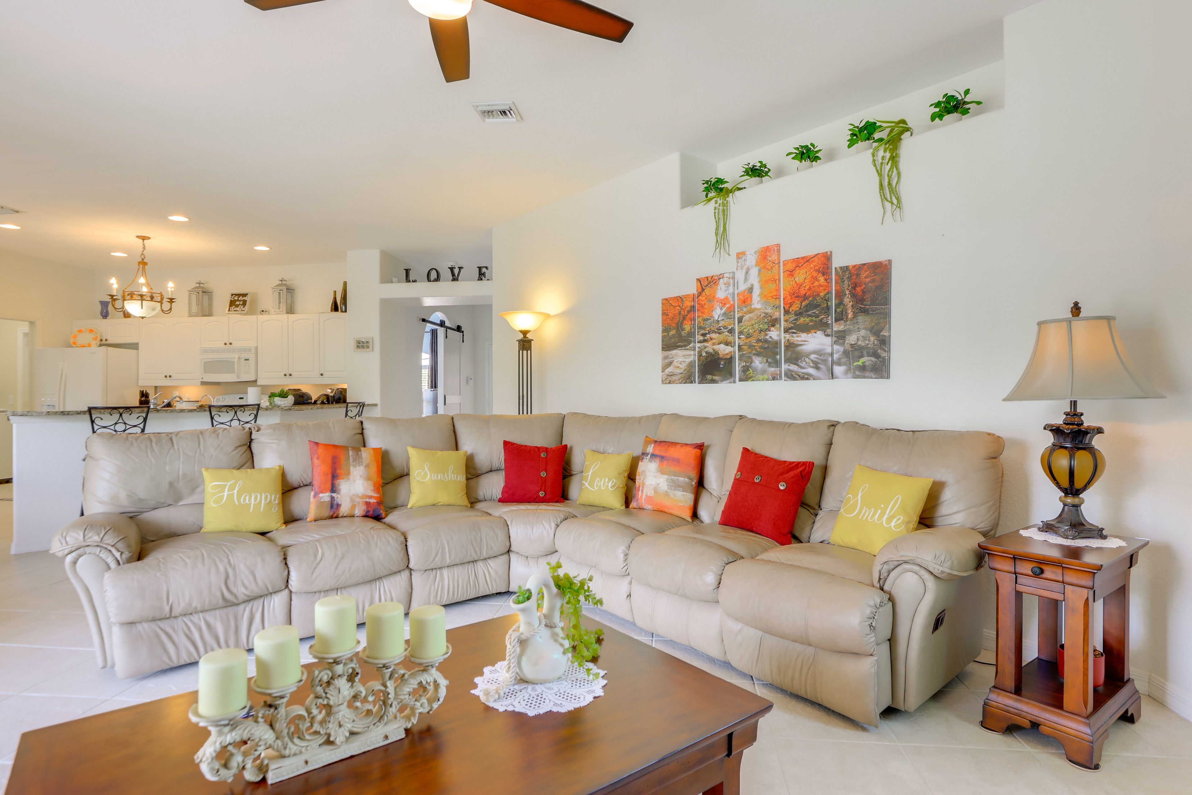 Living Area | Smart TV