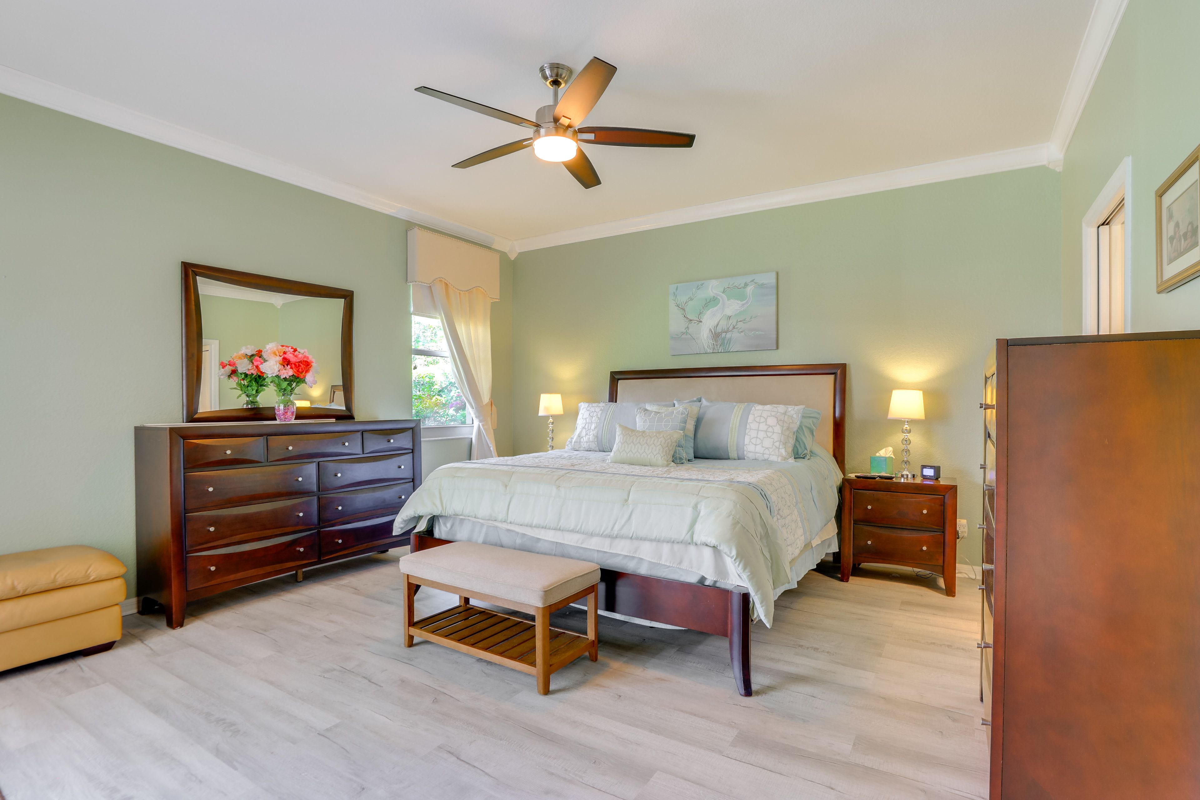 Bedroom 1 | King Bed | Smart TV