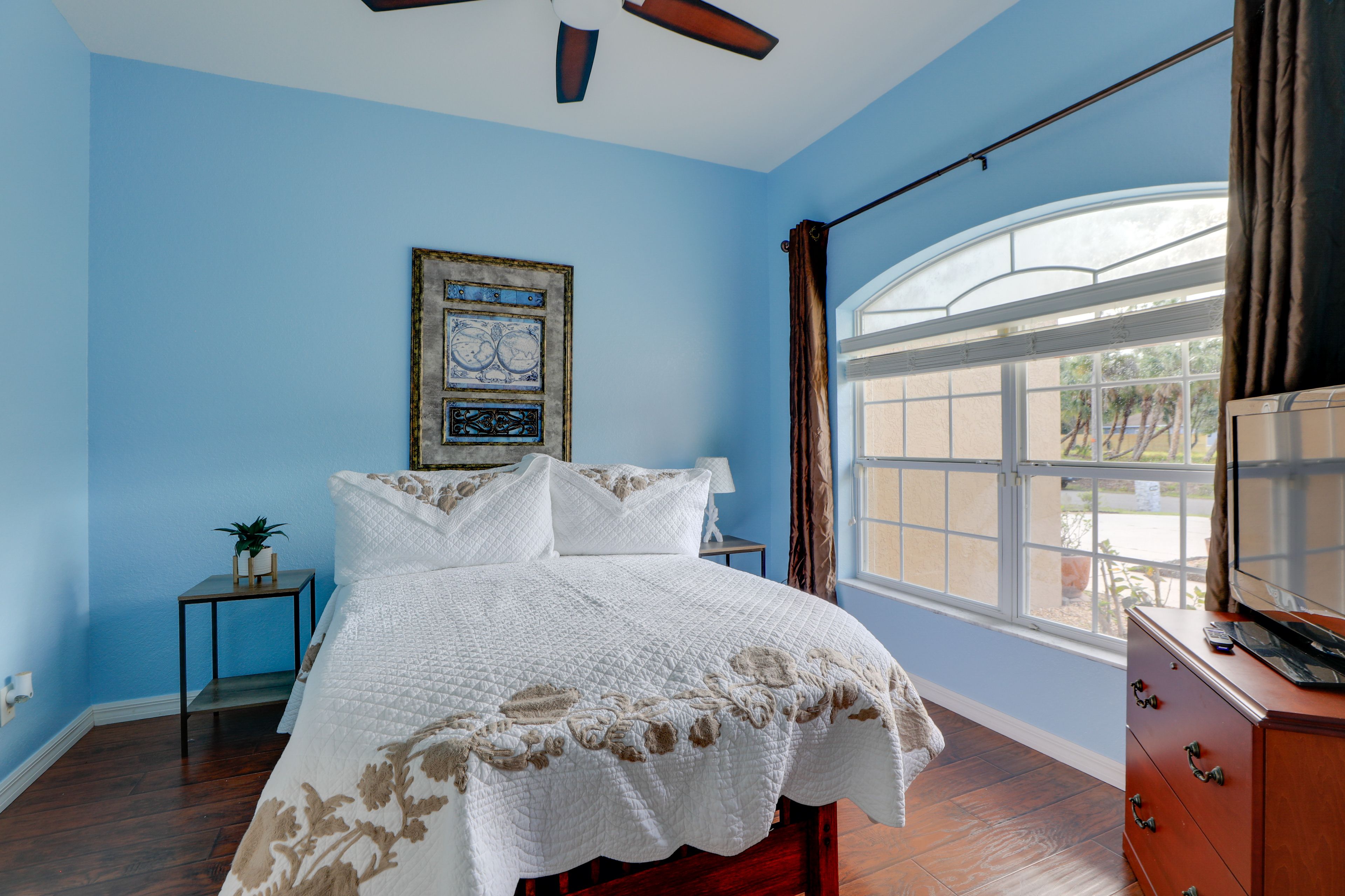 Bedroom 4 | Full Bed | Smart TV