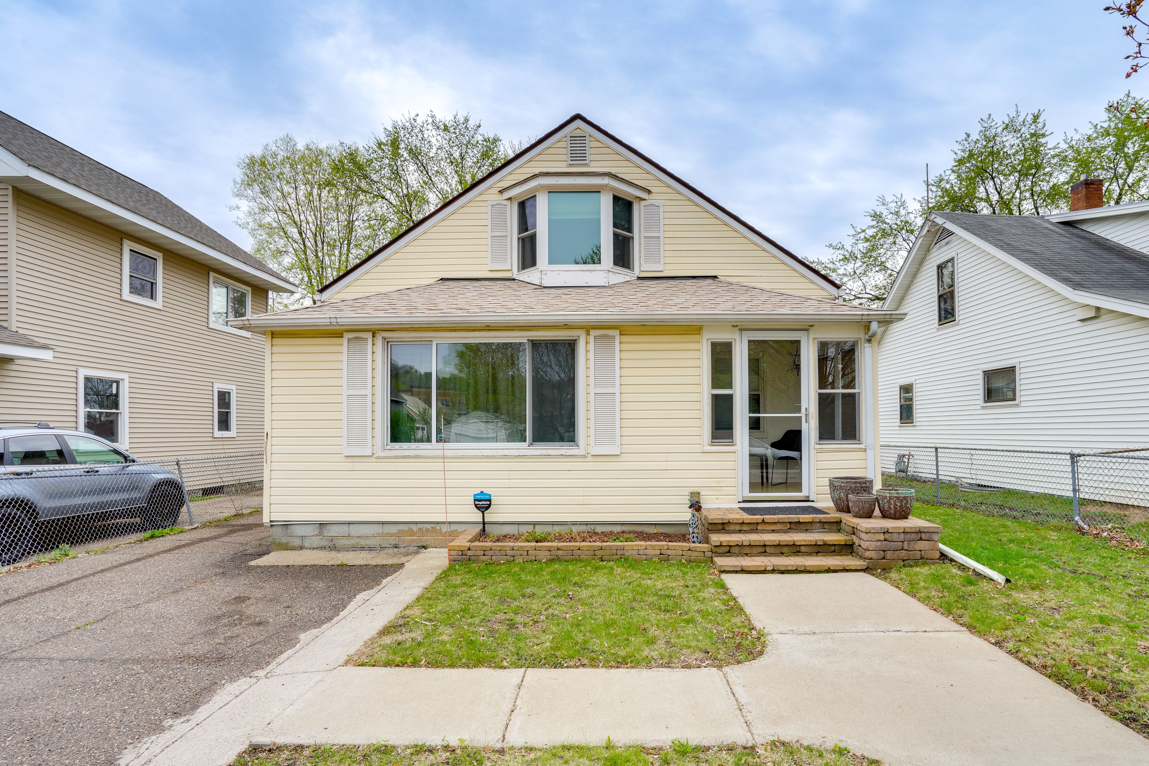 Home Exterior | Multi-Level Home