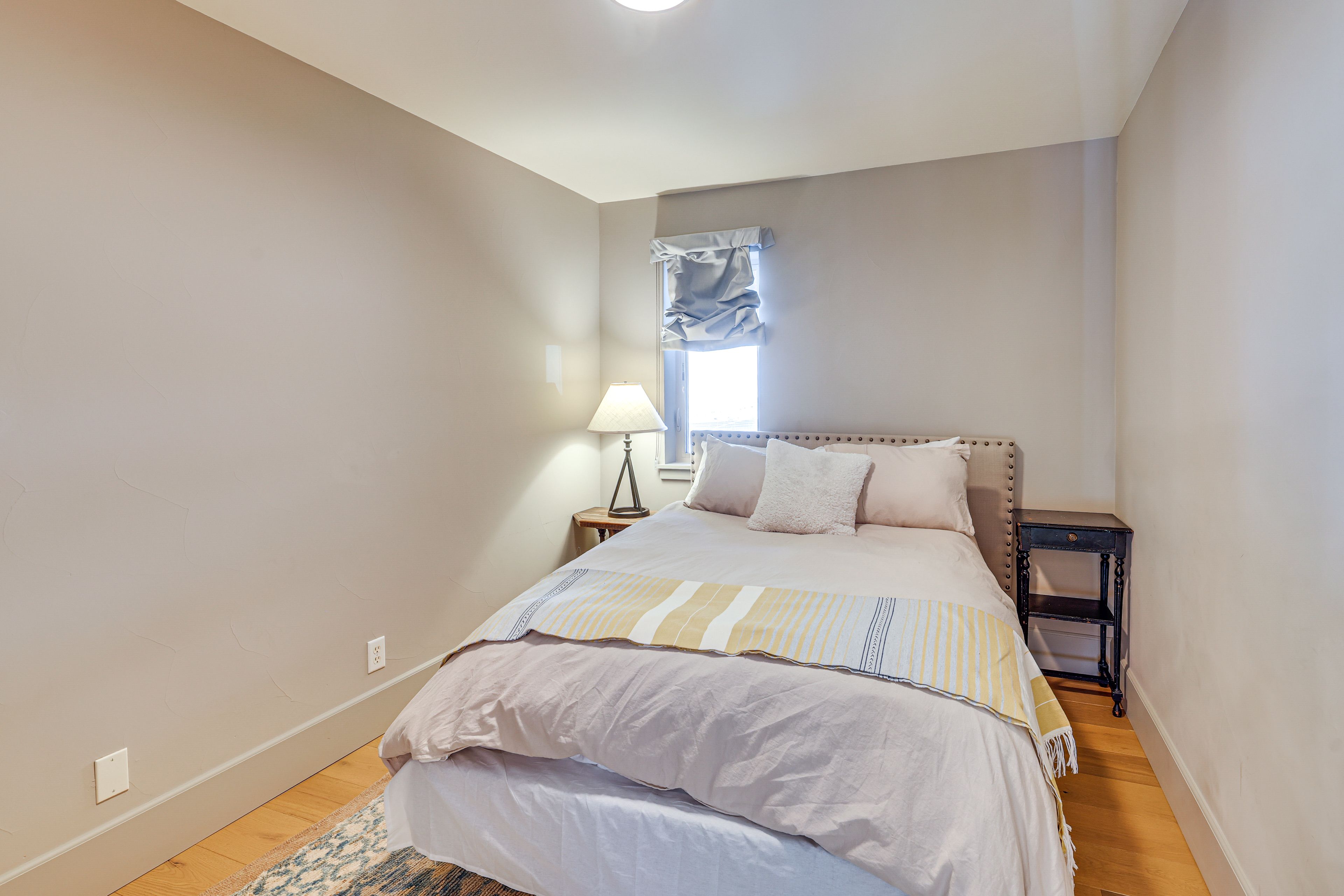 Bedroom 2 | Queen Bed | Upper Floor