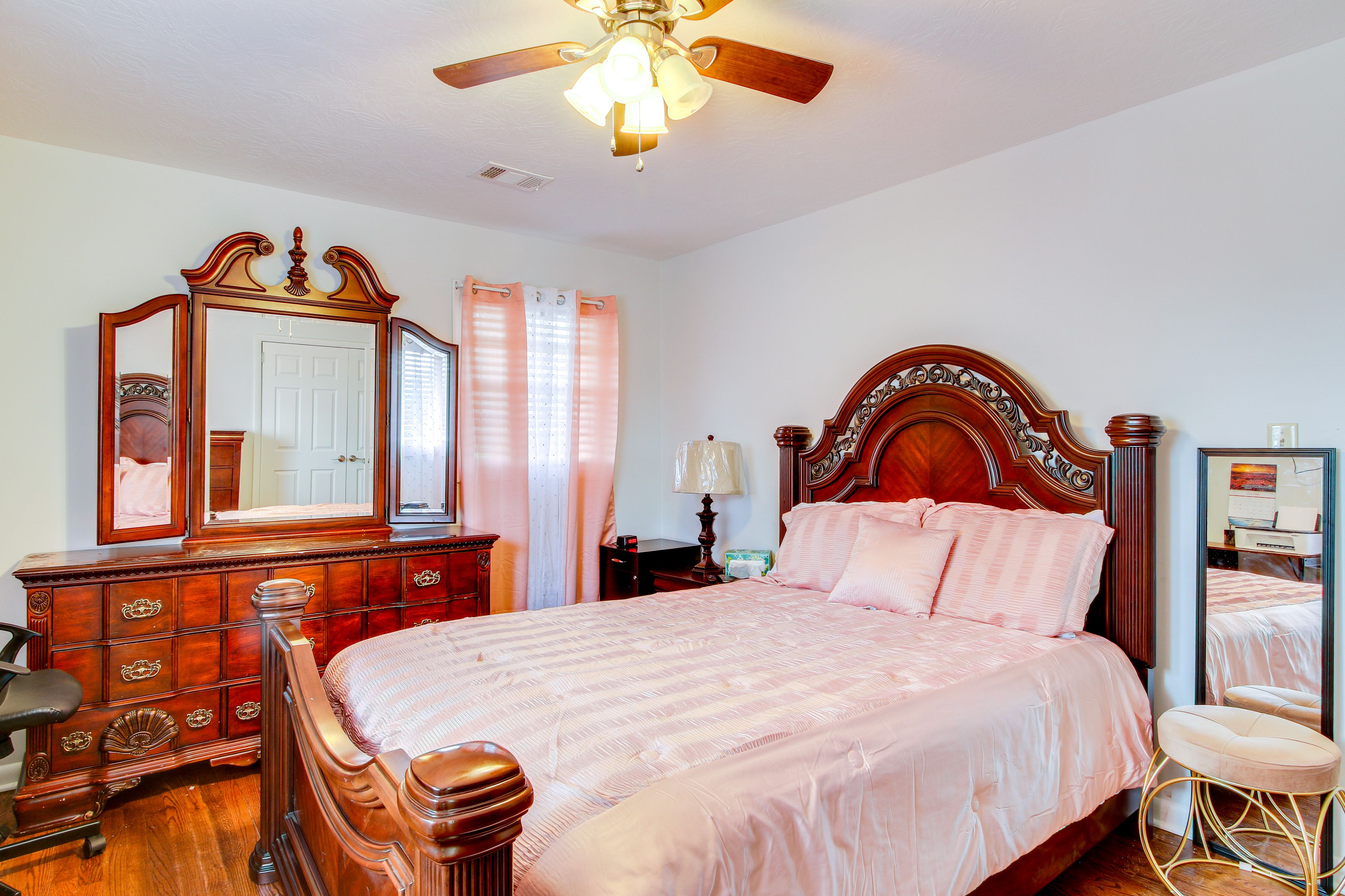 Bedroom 1 | Queen Bed | Linens Provided