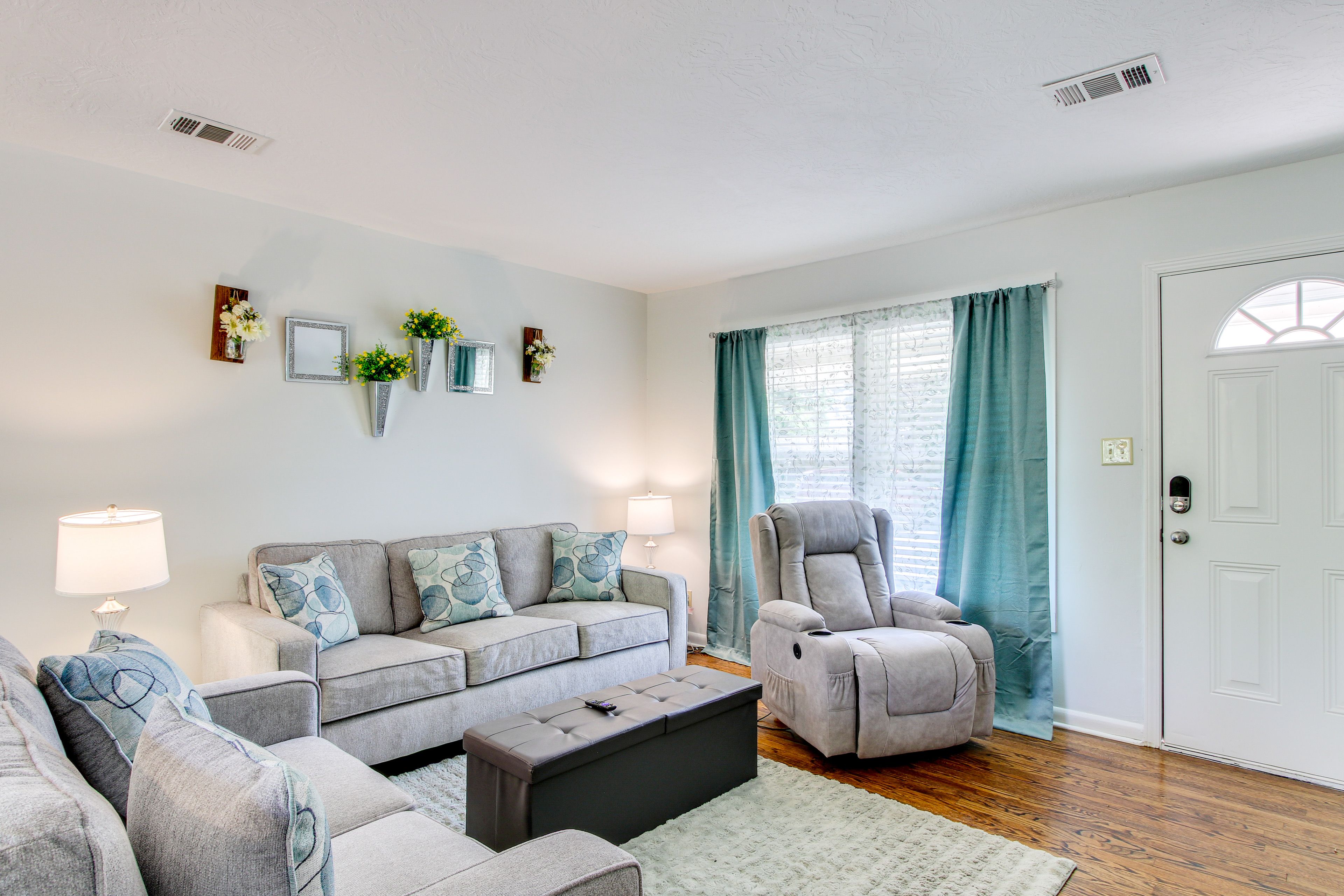 Living Room | Single-Story Home | Central A/C & Heating