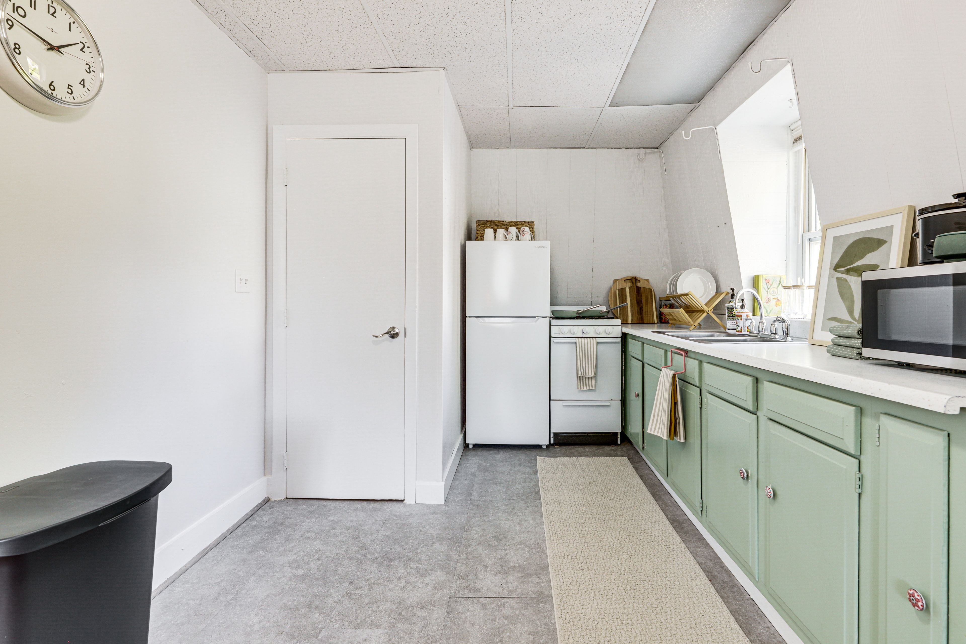 Kitchen | Trash Bags/Paper Towels