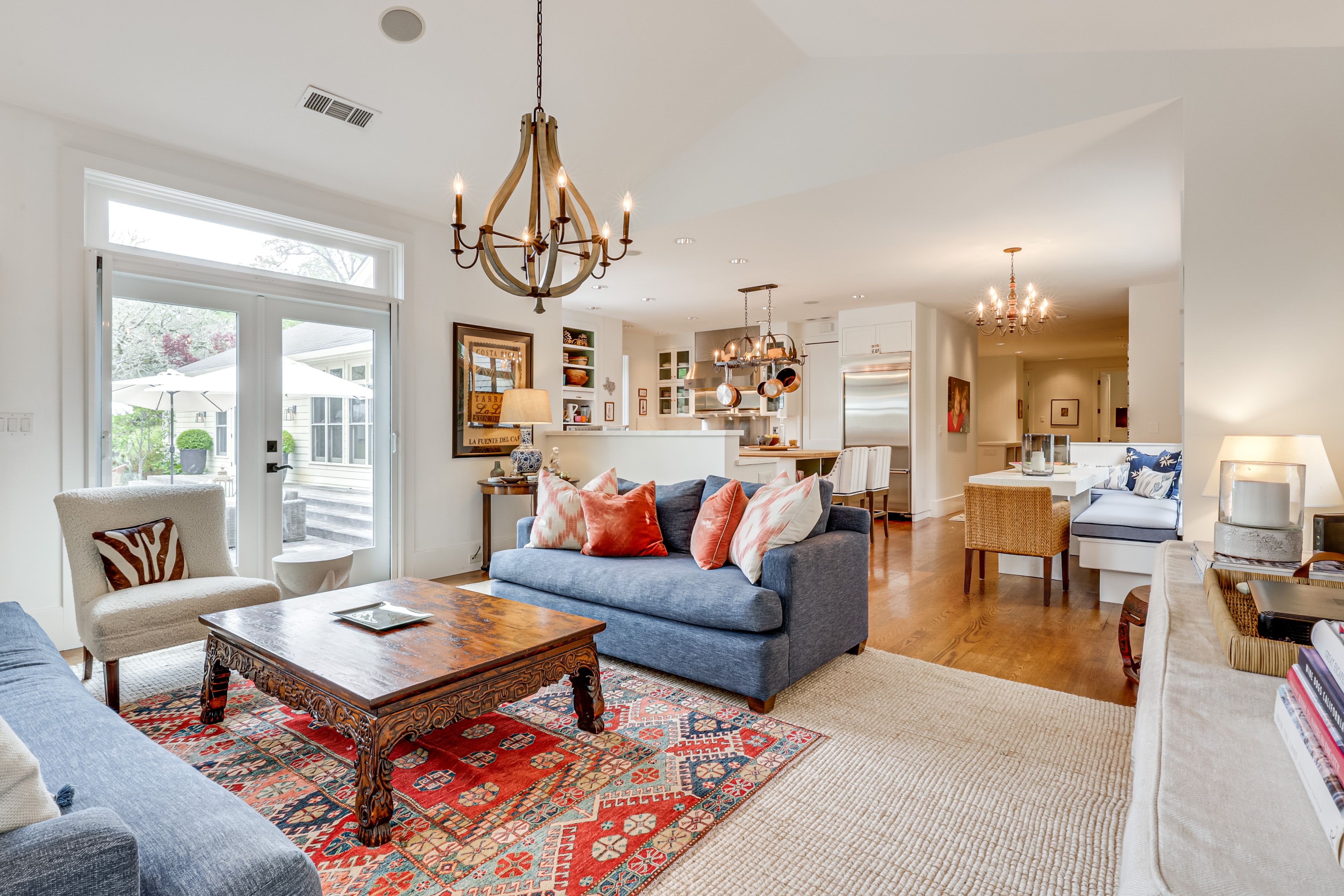 Living Area | Smart TV