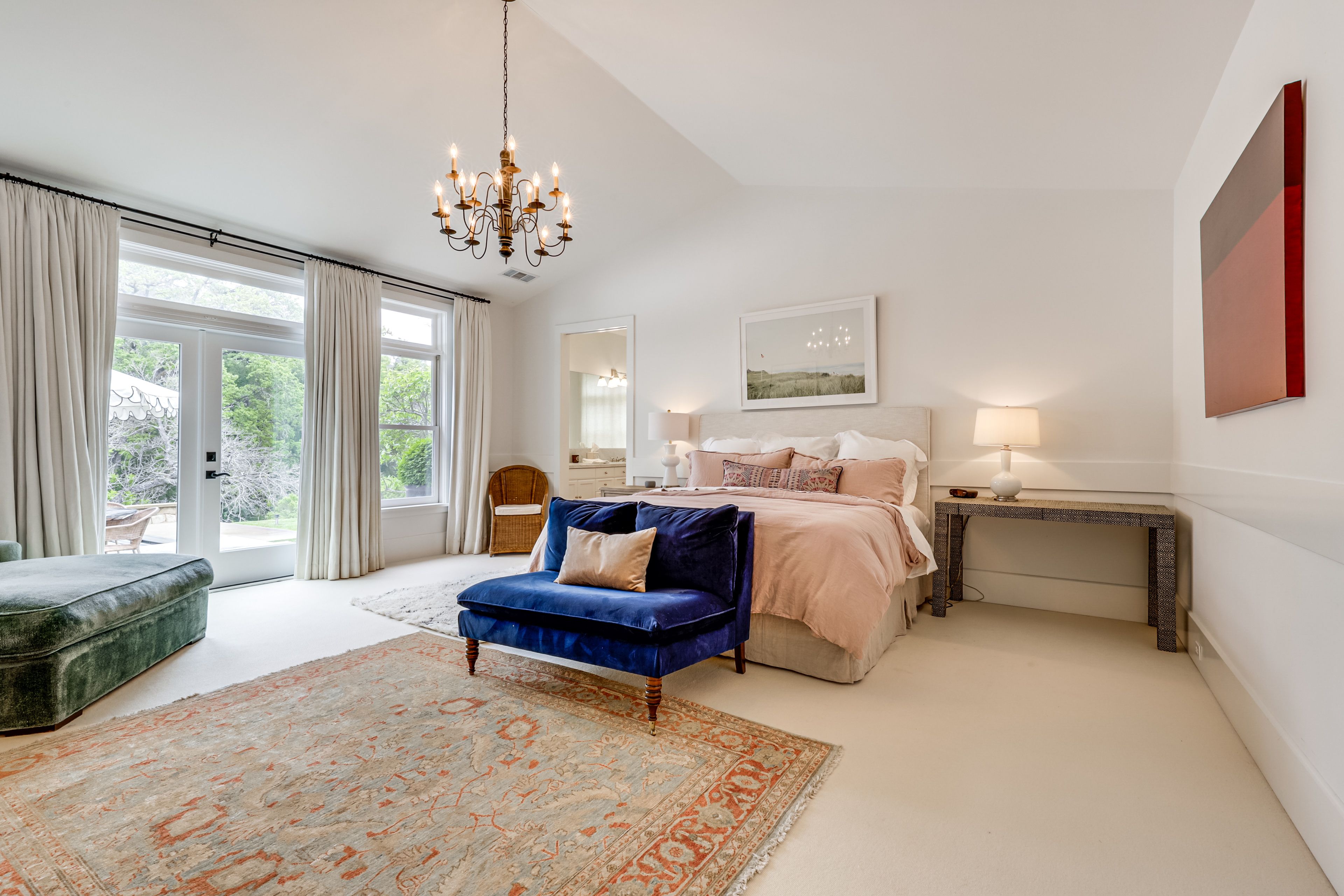Bedroom Suite 1 | King Bed | Smart TV