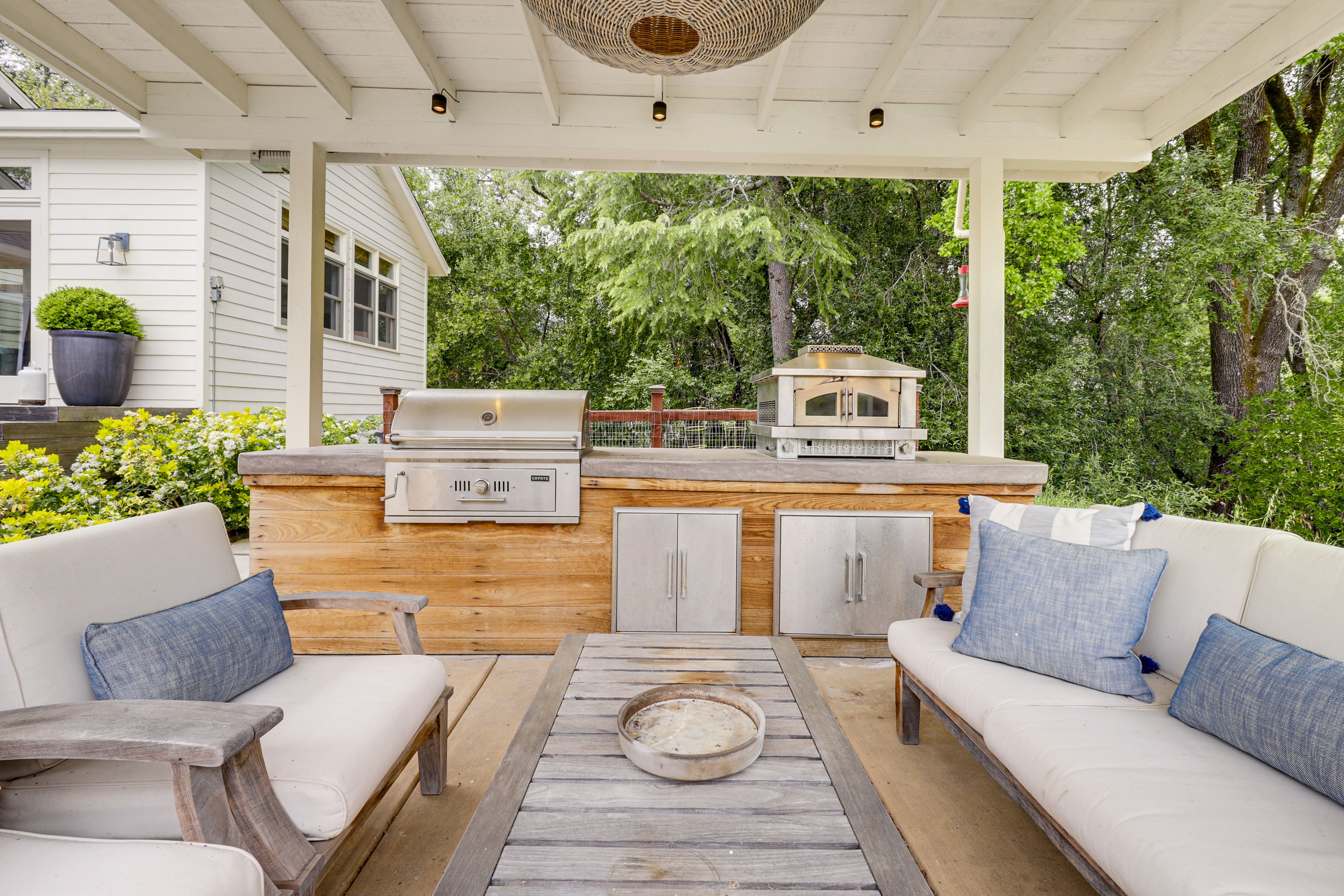 Gazebo | Built-In Gas Grill | Outdoor Pizza Oven