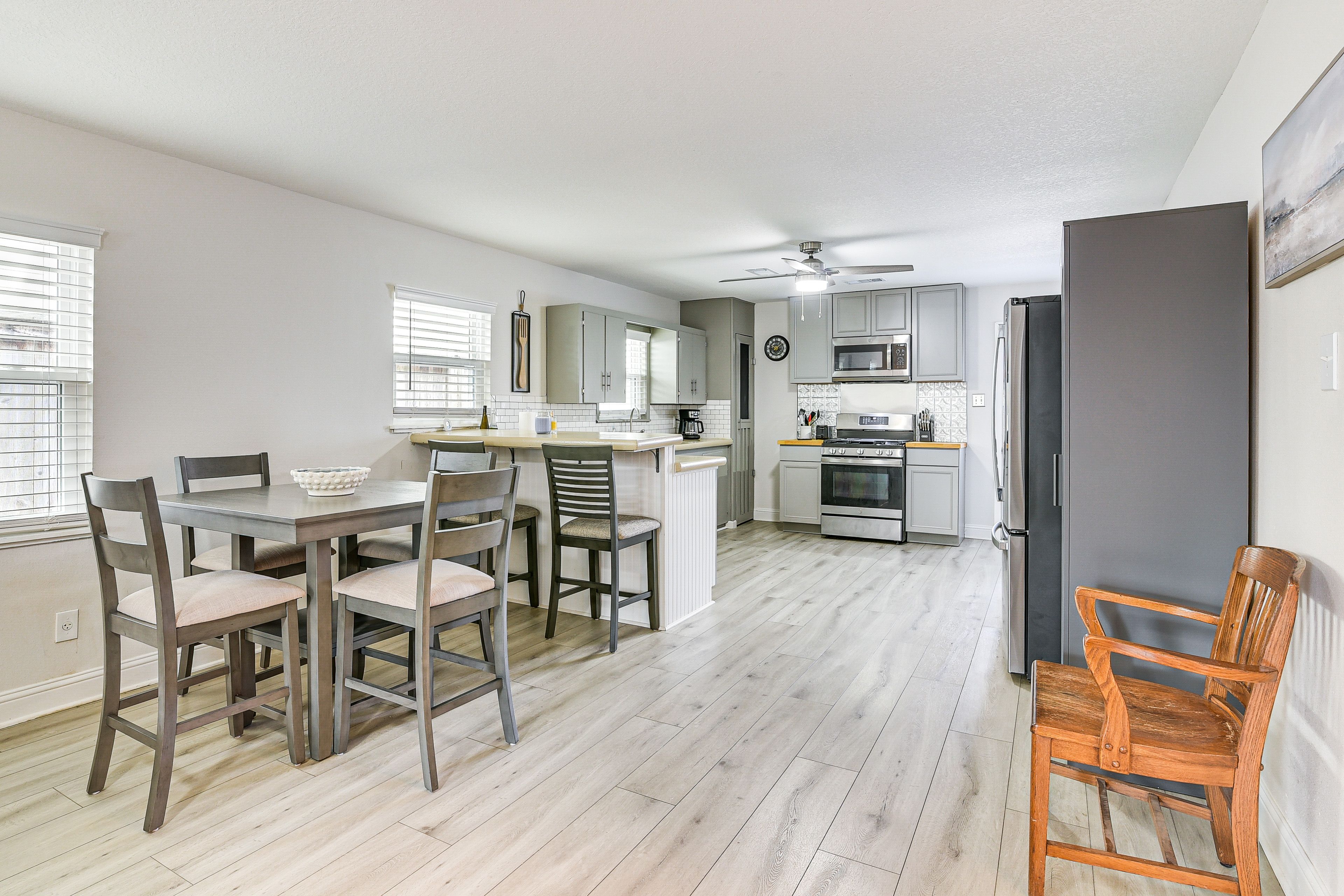 Dining Area | Dishware & Flatware | Central A/C & Heat | Single-Story Home