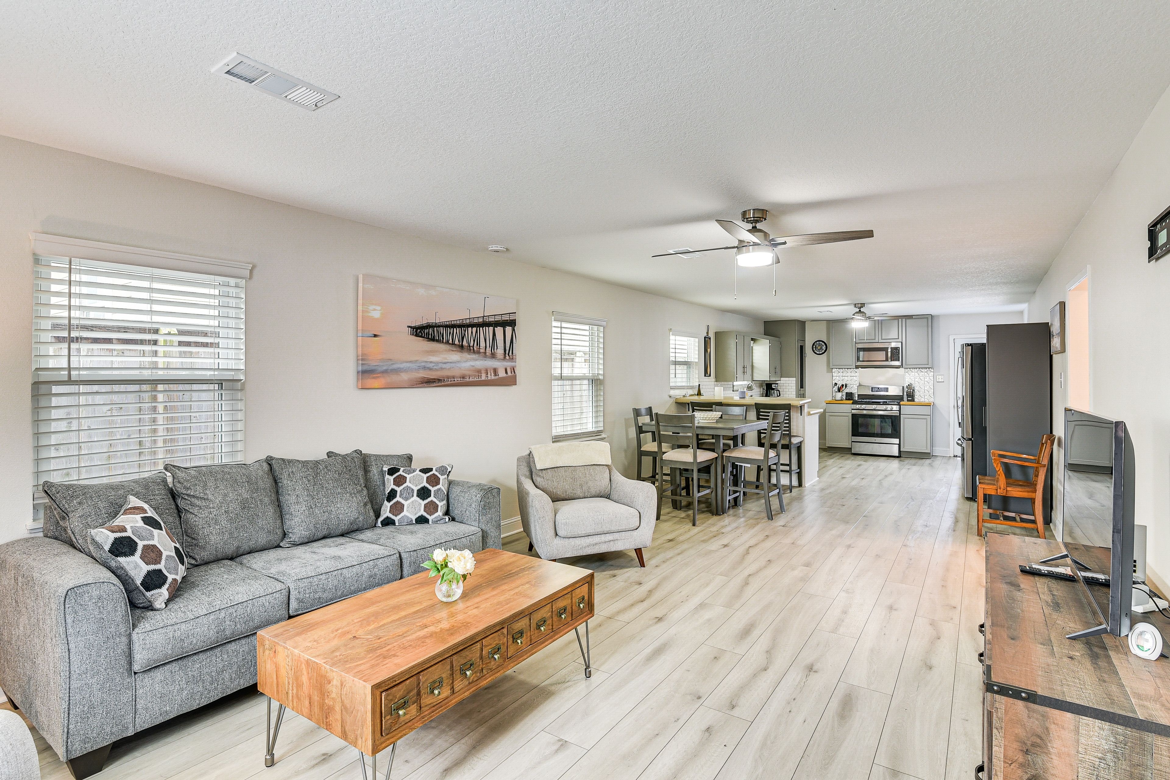 Living Room | Free WiFi | Smart TV